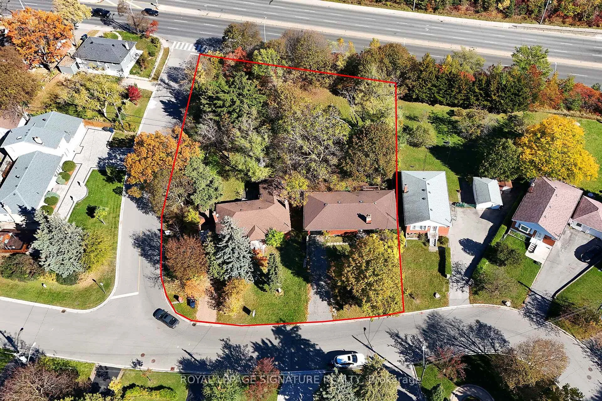 Front of 120 & 122 Earlton Road