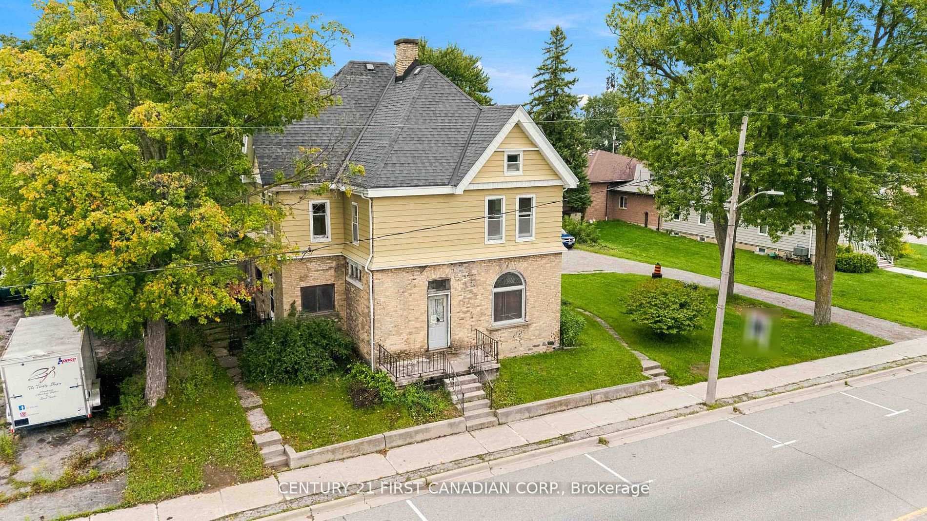 Photo of 128 Main Street