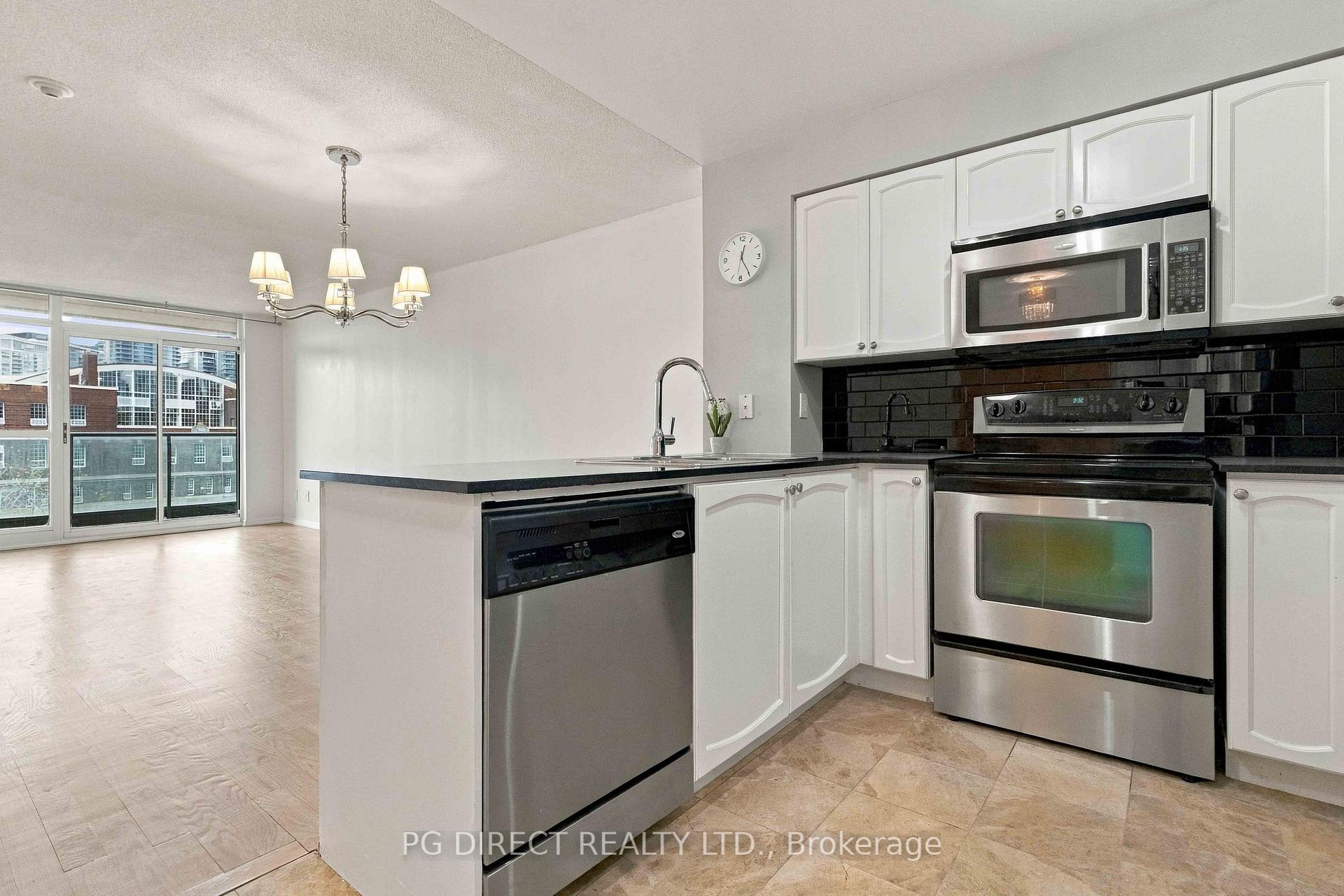 Photo 2 of Unit 412, 231 Fort York Boulevard, Toronto, Niagara — HOMEH