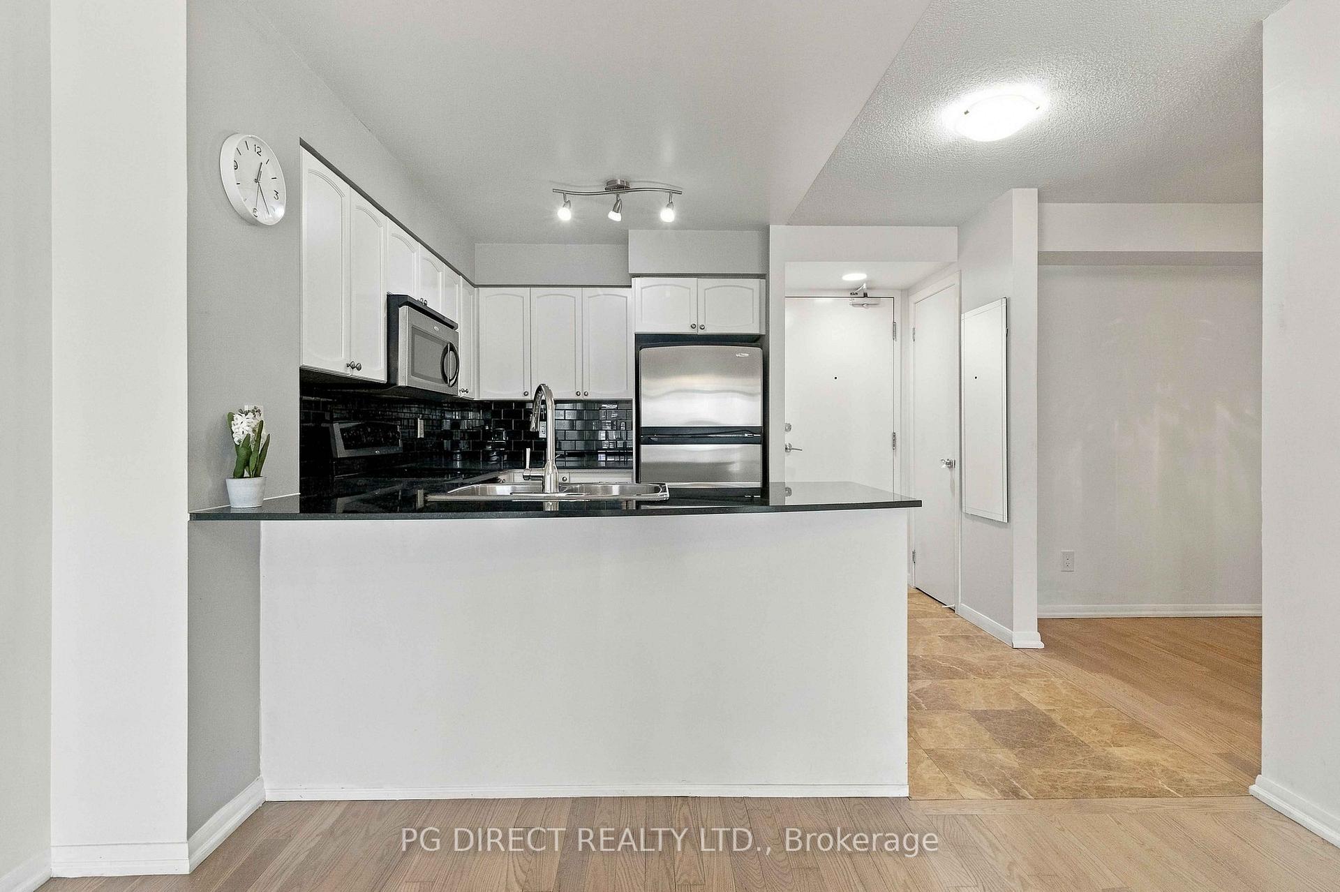 Photo 3 of Unit 412, 231 Fort York Boulevard, Toronto, Niagara — HOMEH