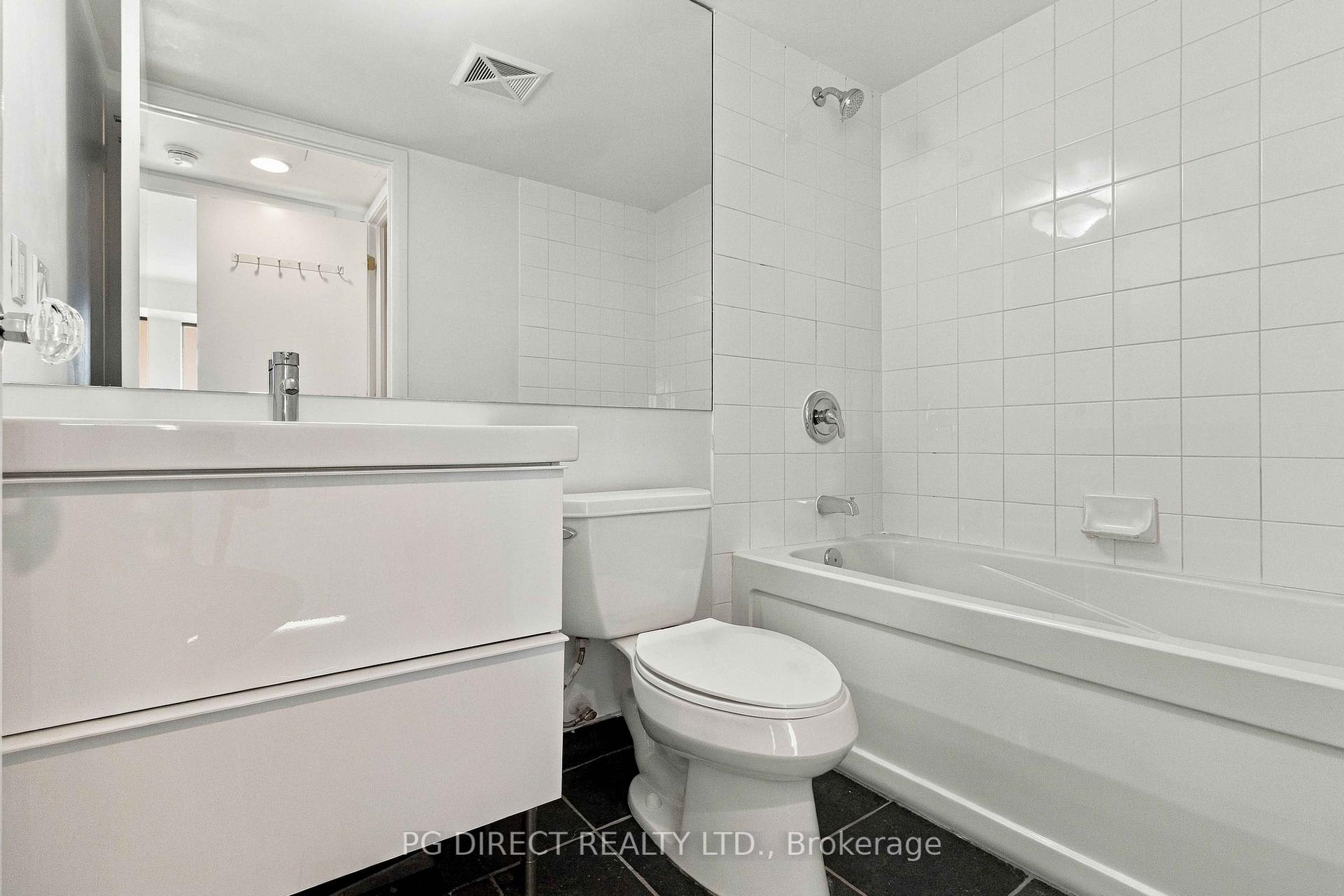 Photo 10 of Unit 412, 231 Fort York Boulevard, Toronto, Niagara — HOMEH