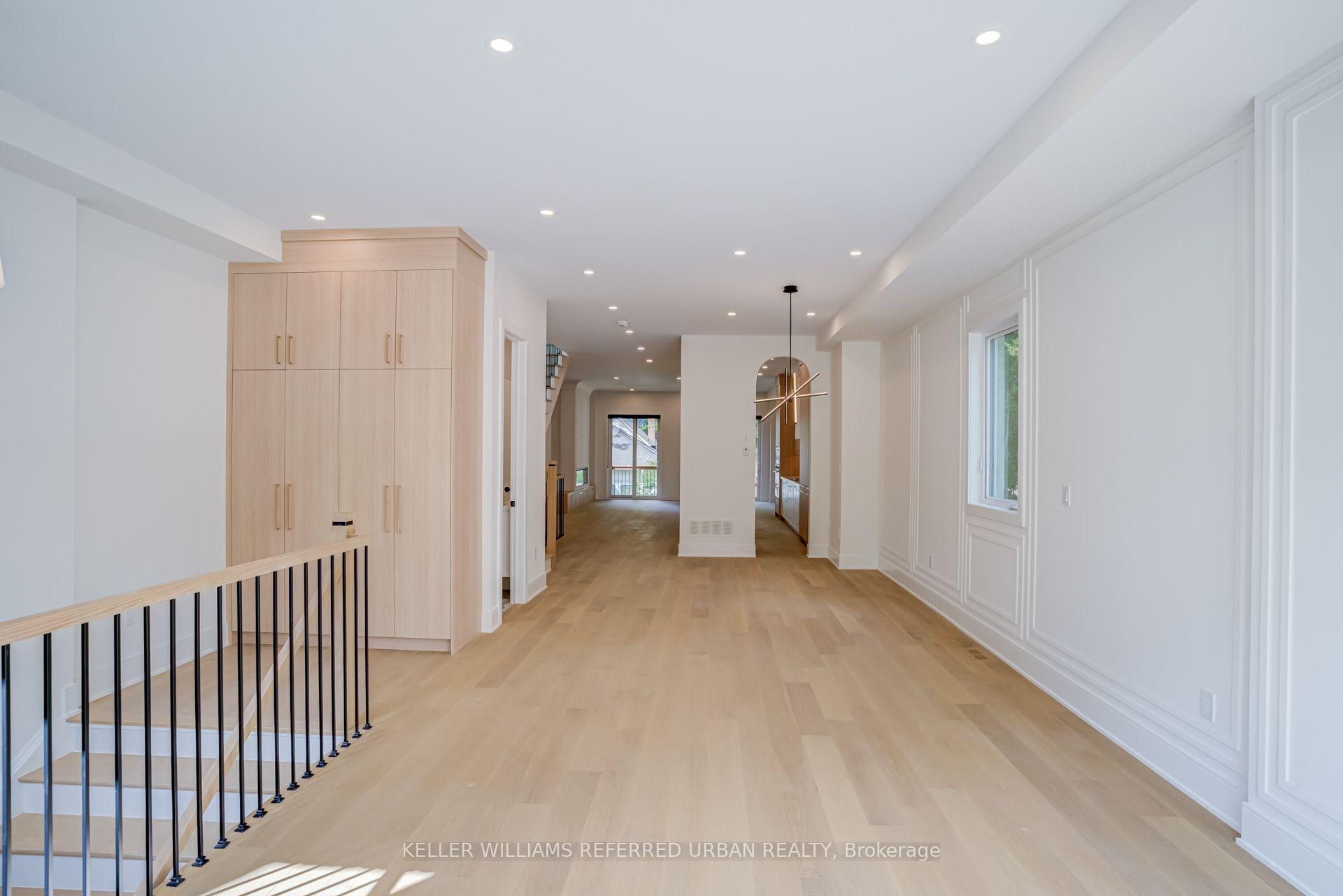 Photo 6 of 37 Wesley Avenue, Mississauga, Port Credit — HOMEH