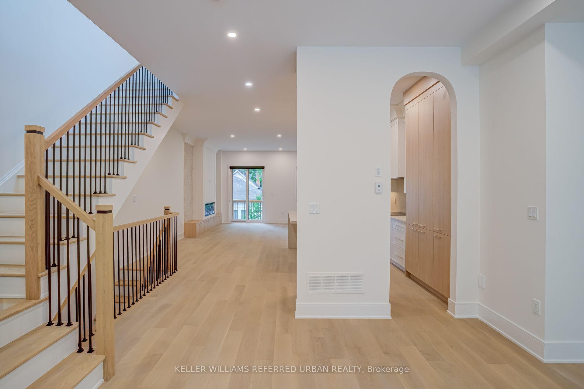 Photo 13 of 37 Wesley Avenue, Mississauga, Port Credit — HOMEH