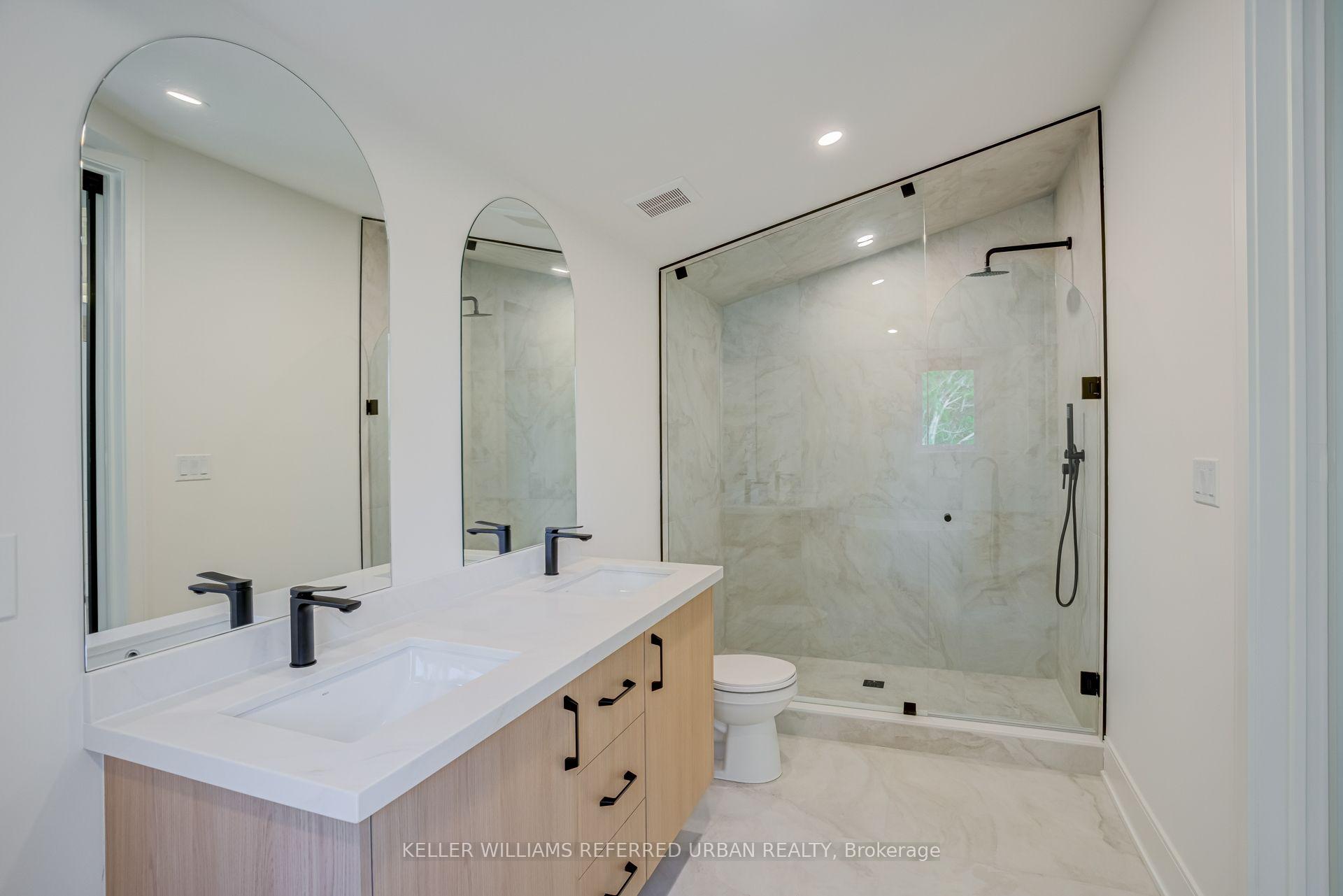 Photo 24 of 37 Wesley Avenue, Mississauga, Port Credit — HOMEH