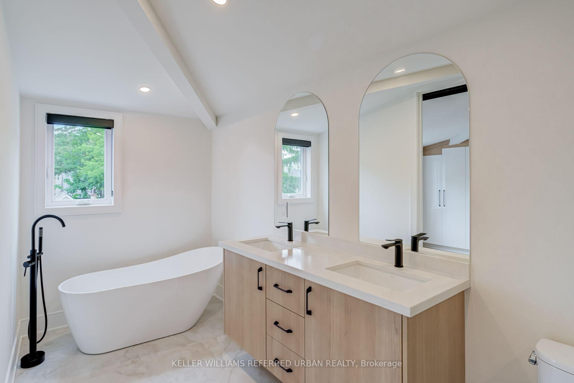 Photo 26 of 37 Wesley Avenue, Mississauga, Port Credit — HOMEH