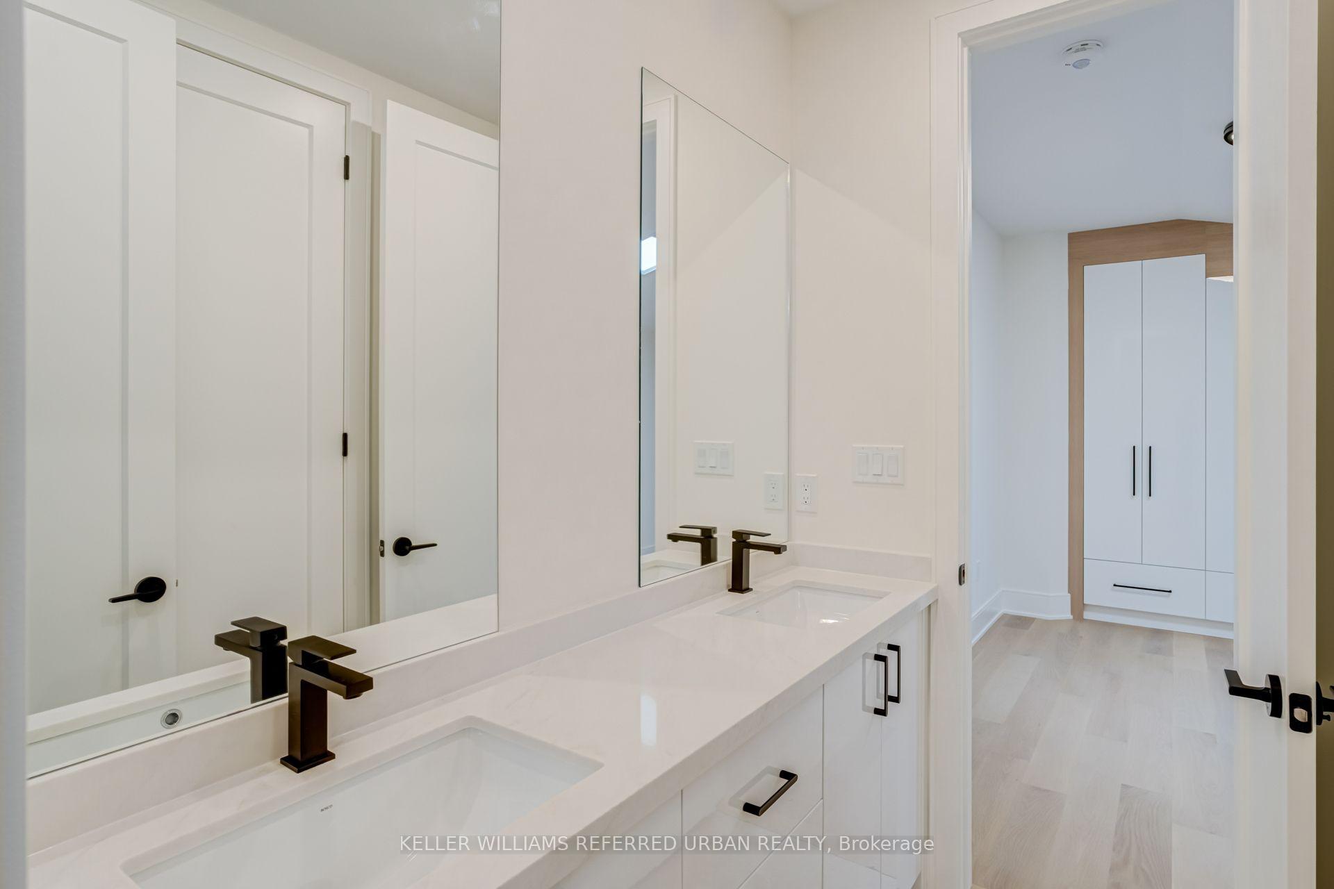 Photo 31 of 37 Wesley Avenue, Mississauga, Port Credit — HOMEH