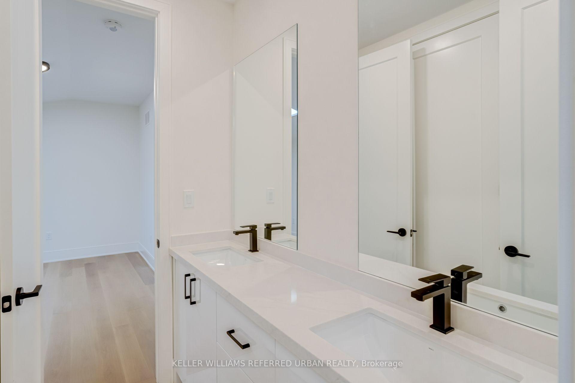 Photo 33 of 37 Wesley Avenue, Mississauga, Port Credit — HOMEH