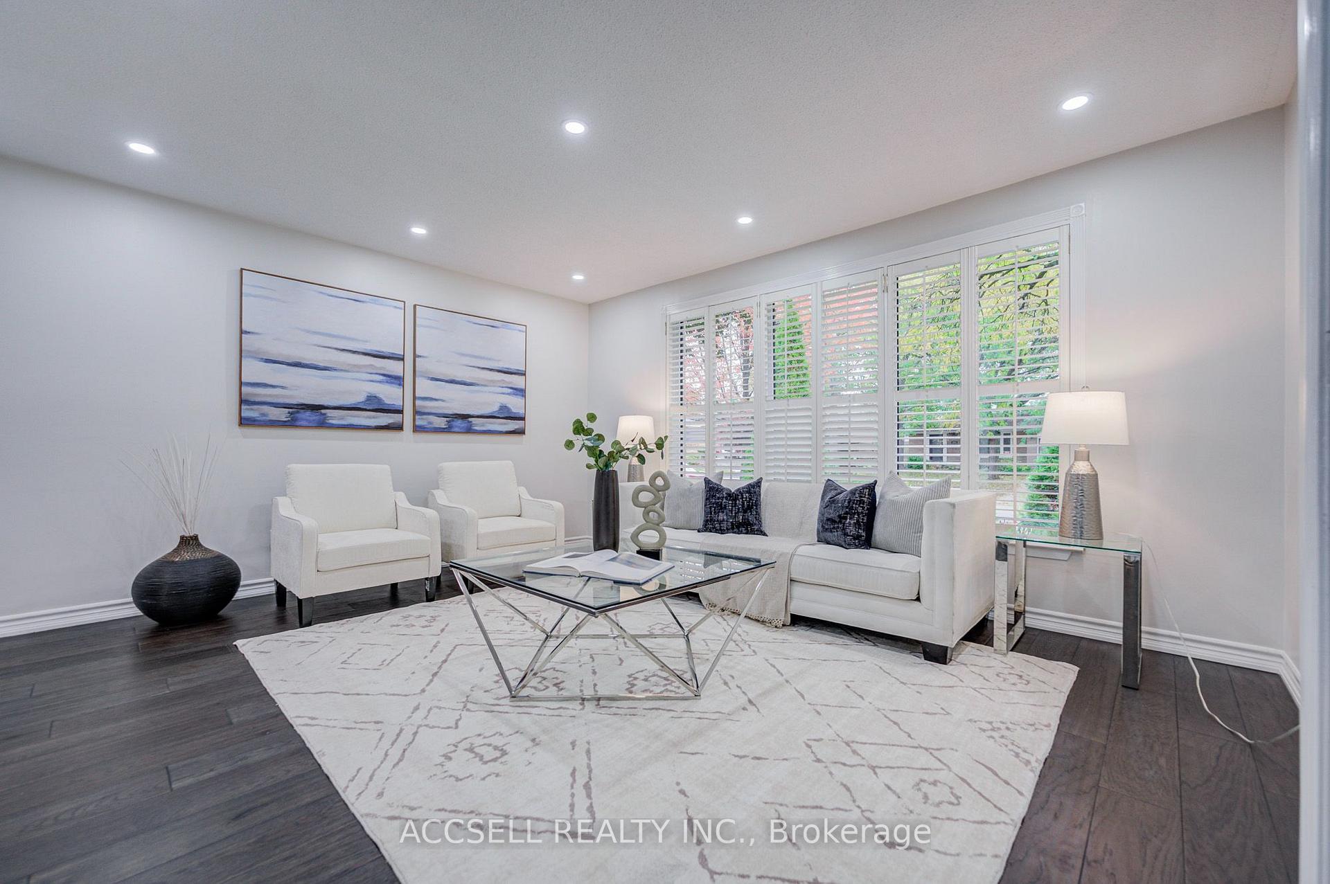 Photo 4 of 440 Sunset Drive, Oakville, West — HOMEH