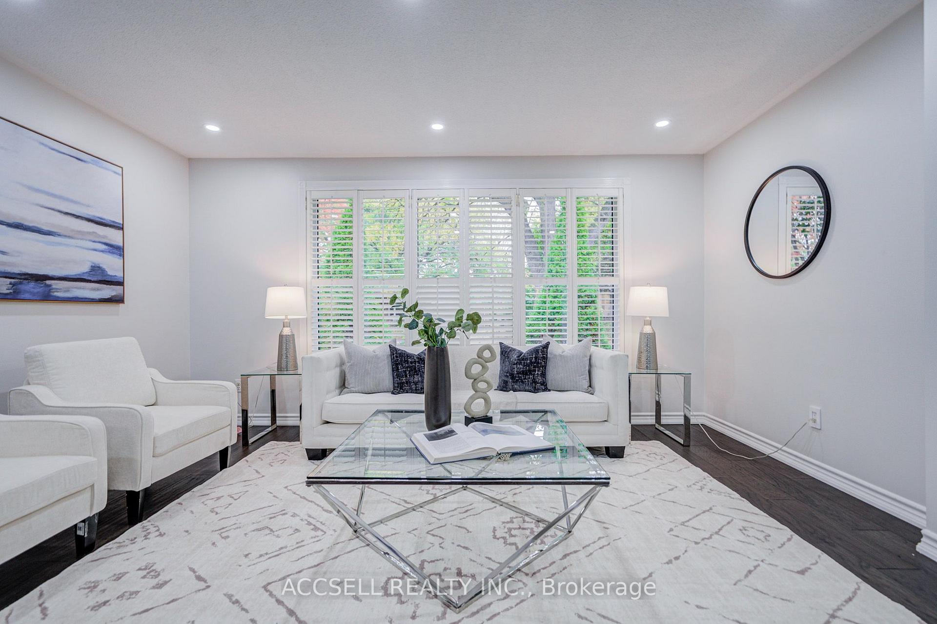 Photo 5 of 440 Sunset Drive, Oakville, West — HOMEH