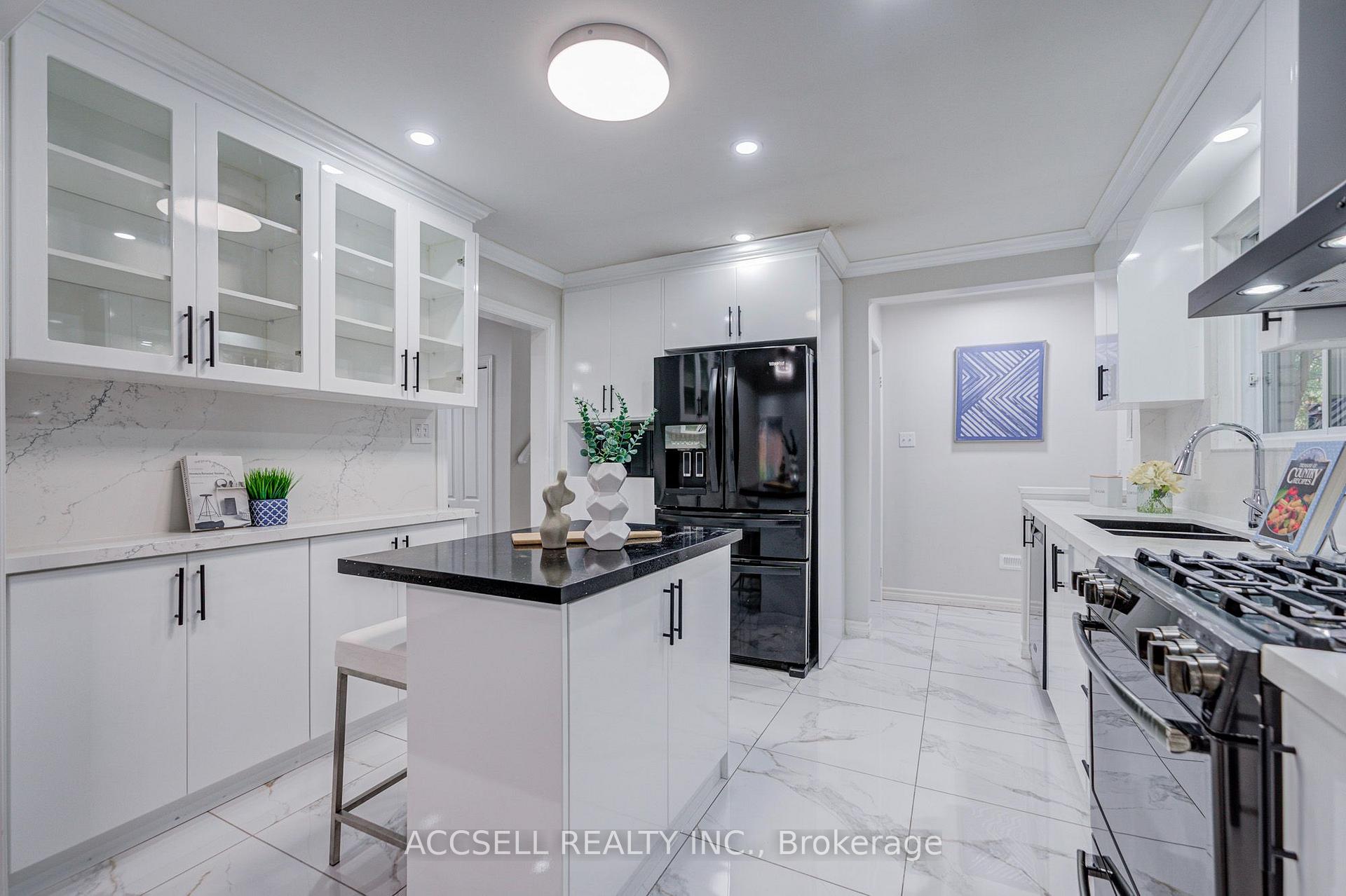Photo 9 of 440 Sunset Drive, Oakville, West — HOMEH