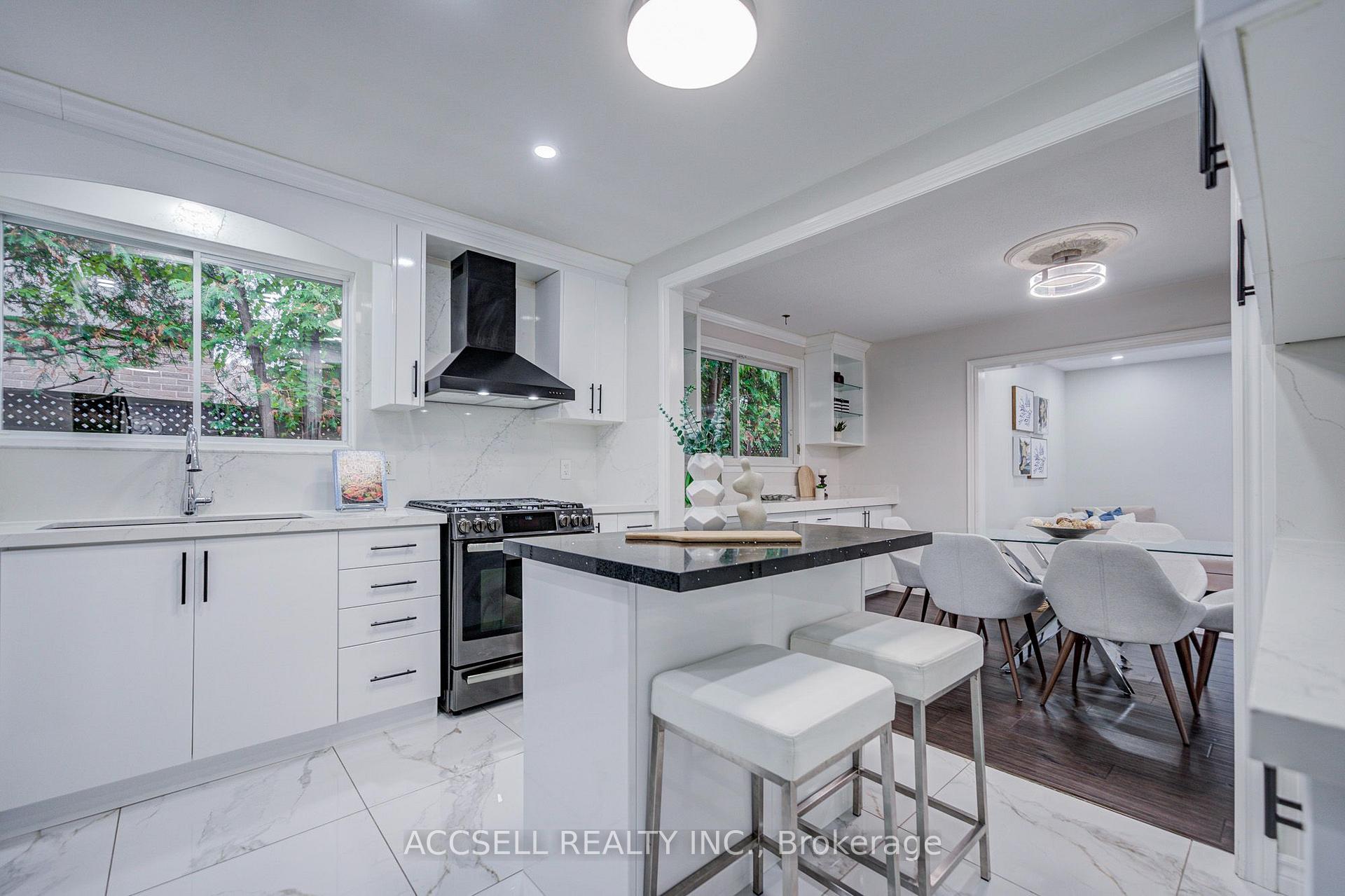 Photo 12 of 440 Sunset Drive, Oakville, West — HOMEH