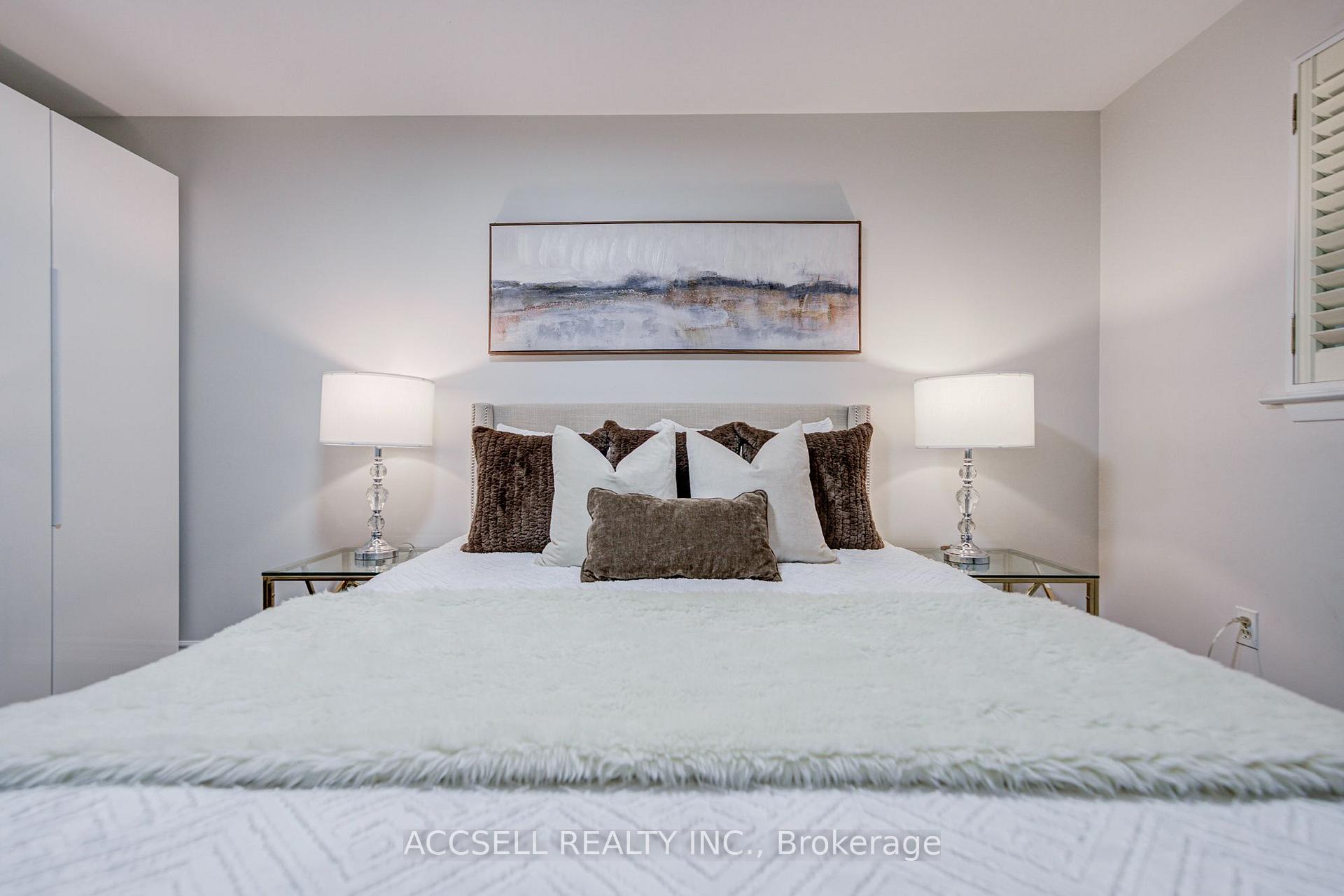 Photo 22 of 440 Sunset Drive, Oakville, West — HOMEH