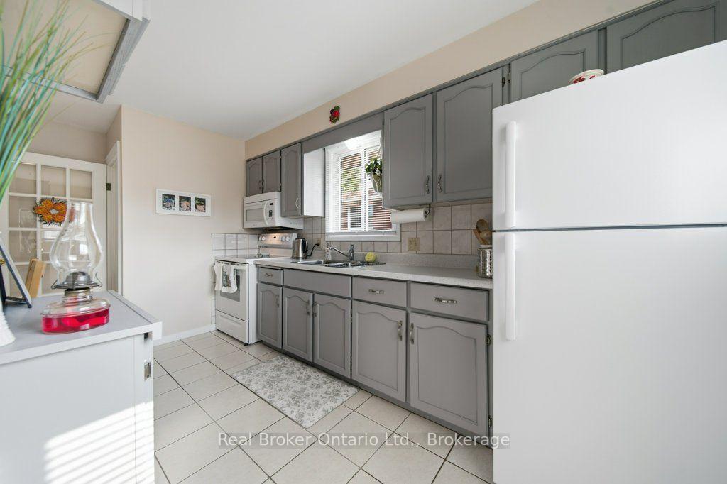 Photo 9 of 22 Mountford Drive, Guelph, Grange Road — HOMEH
