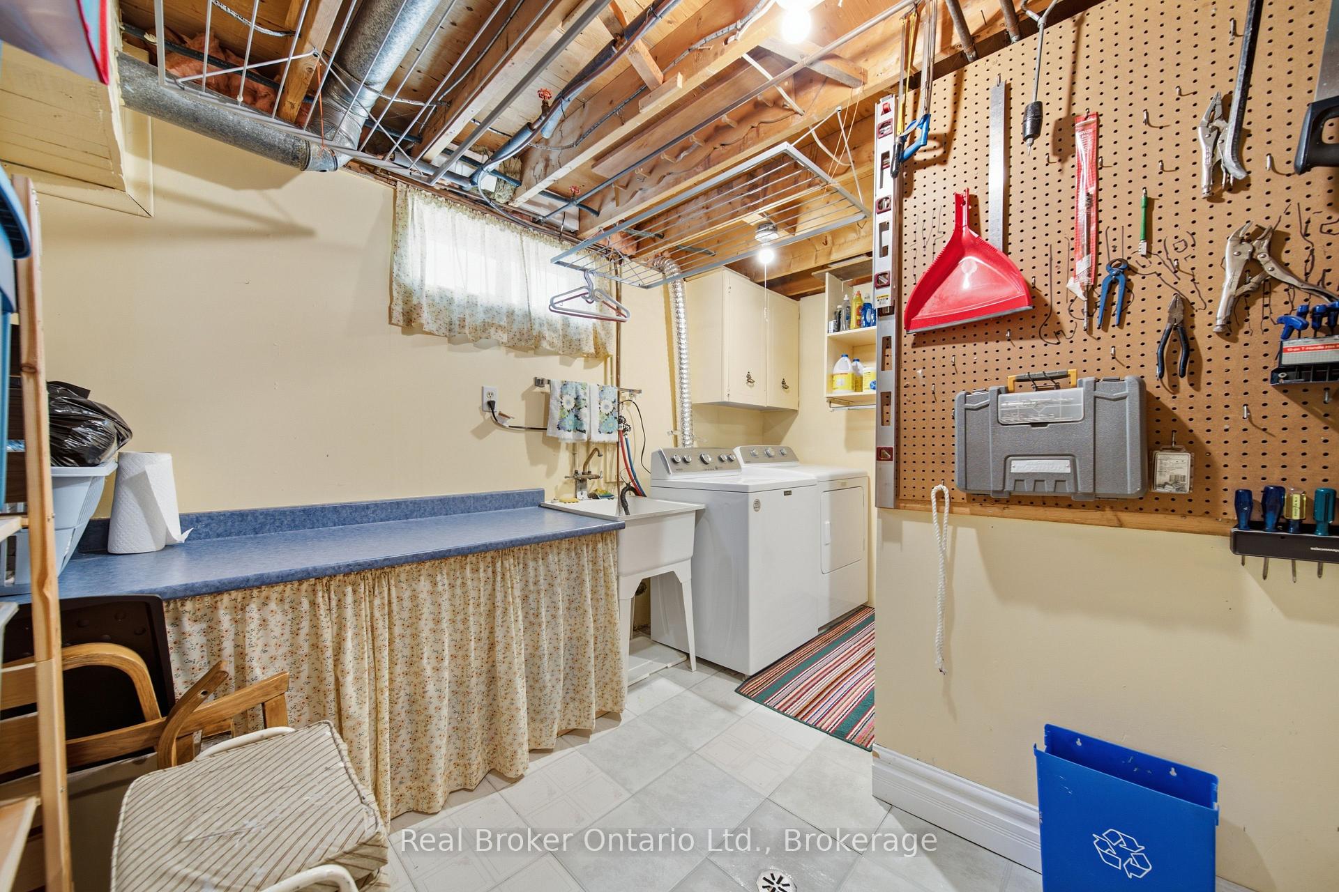 Photo 33 of 22 Mountford Drive, Guelph, Grange Road — HOMEH