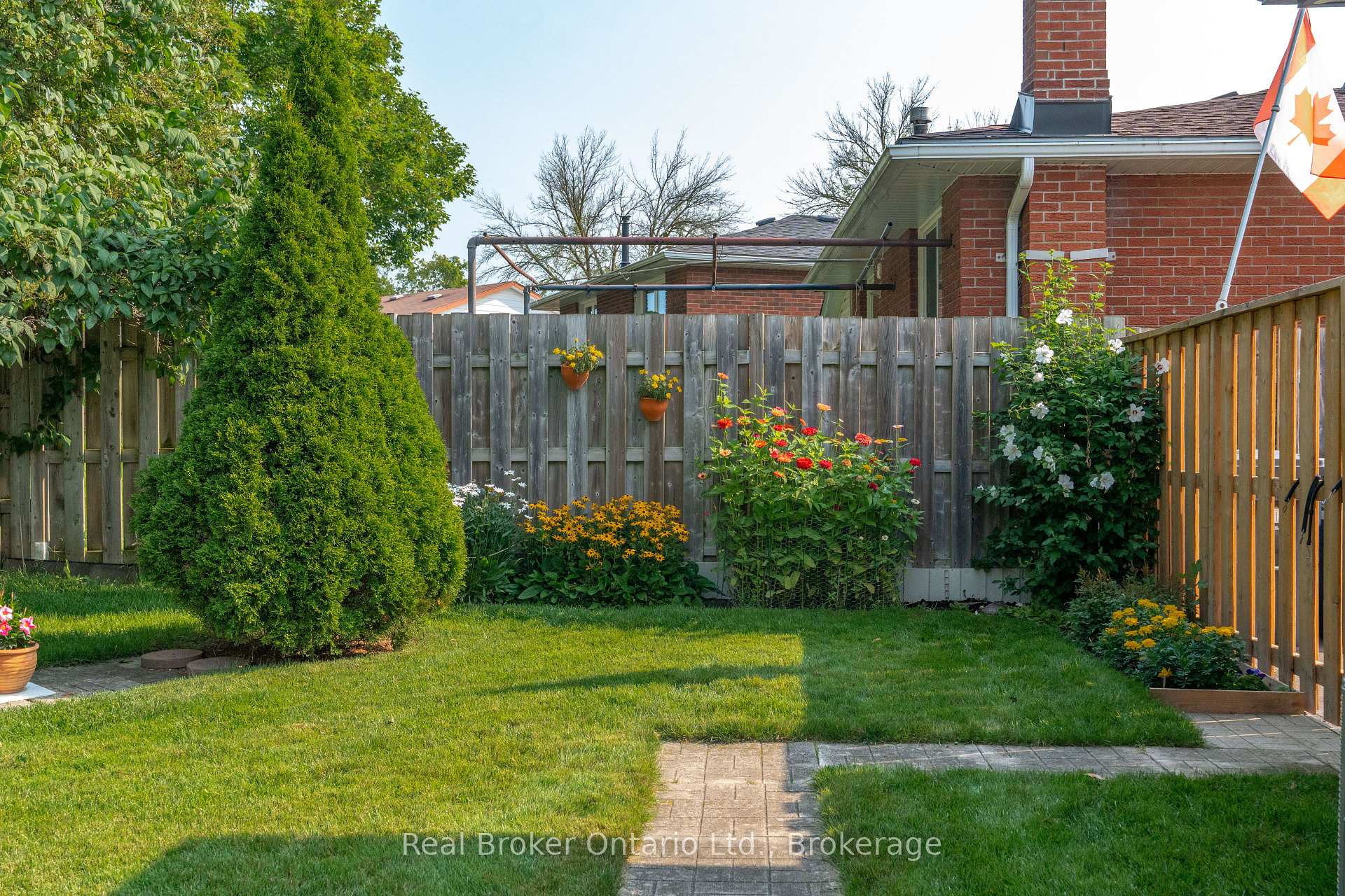 Photo 42 of 22 Mountford Drive, Guelph, Grange Road — HOMEH