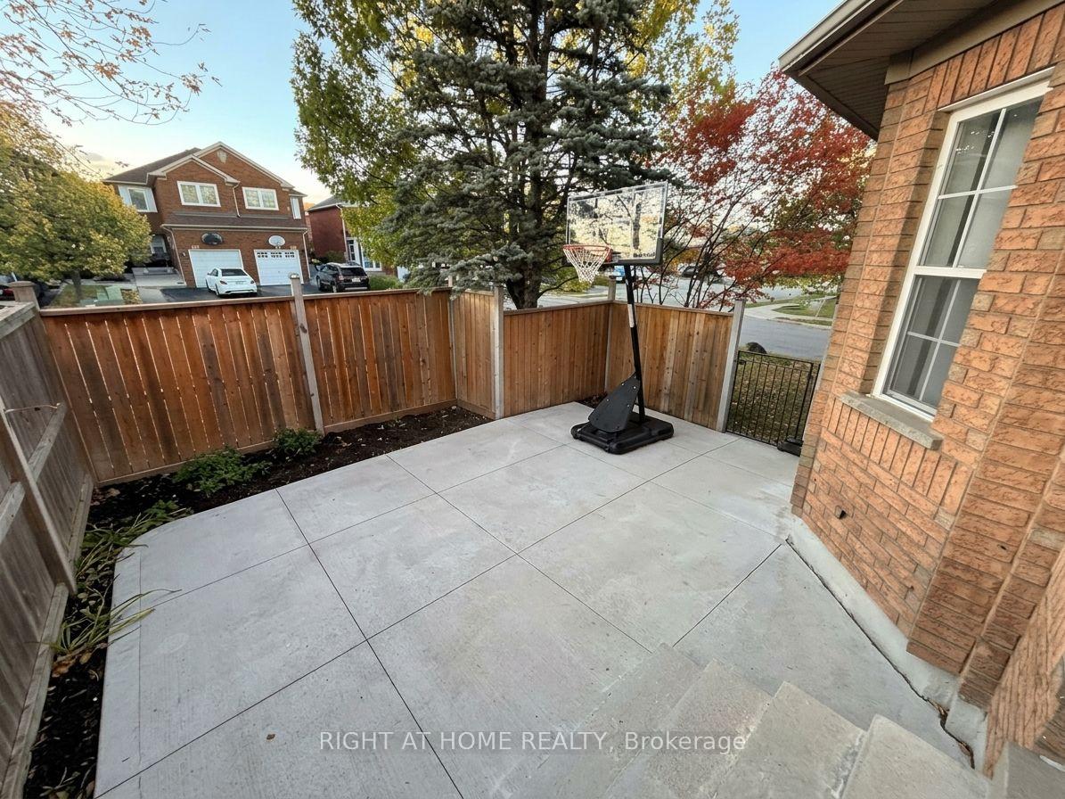 Photo 14 of 4 Field Sparrow Road, Brampton, Sandringham-Wellington — HOMEH