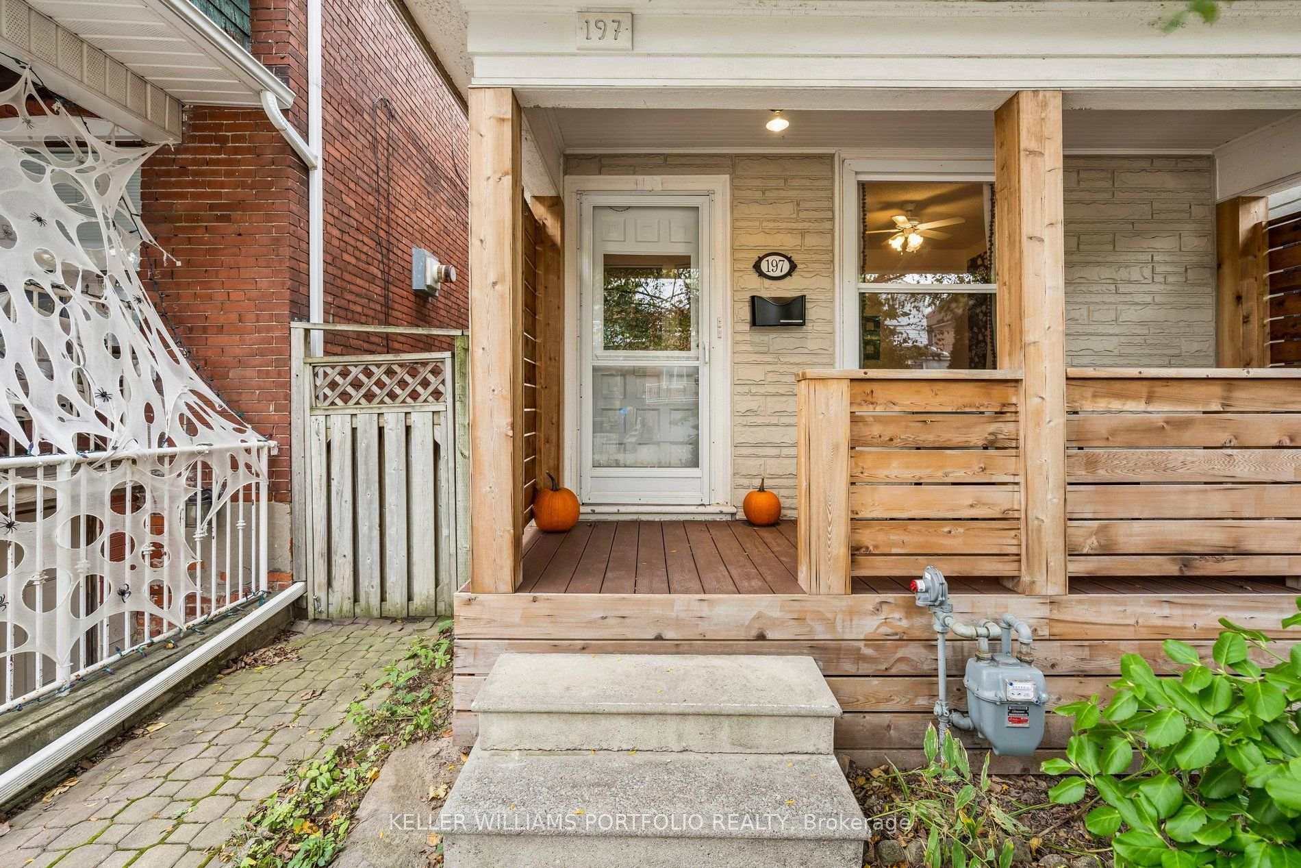 Photo 2 of 197 Yarmouth Road, Toronto, Dovercourt-Wallace Emerson-Junction — HOMEH