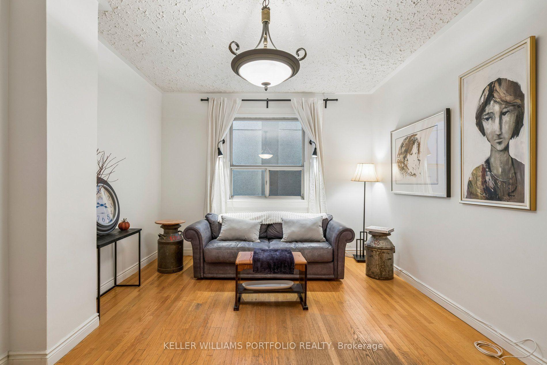 Photo 3 of 197 Yarmouth Road, Toronto, Dovercourt-Wallace Emerson-Junction — HOMEH