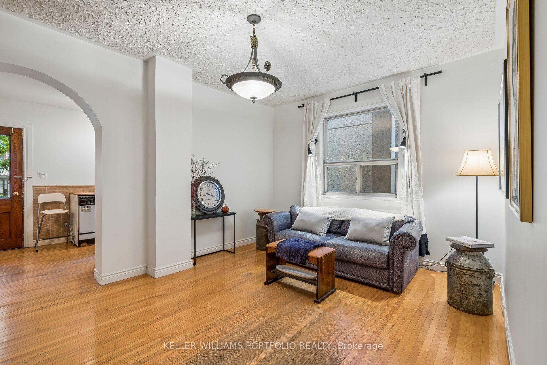 Photo 11 of 197 Yarmouth Road, Toronto, Dovercourt-Wallace Emerson-Junction — HOMEH