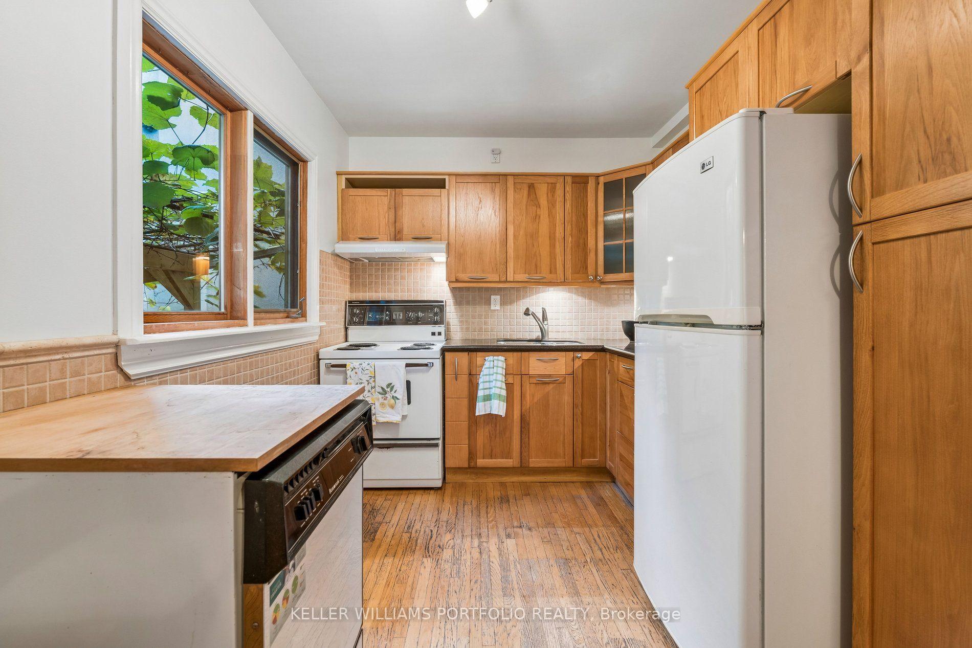 Photo 13 of 197 Yarmouth Road, Toronto, Dovercourt-Wallace Emerson-Junction — HOMEH