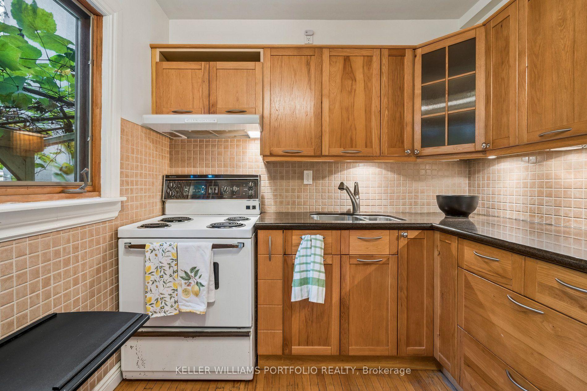 Photo 14 of 197 Yarmouth Road, Toronto, Dovercourt-Wallace Emerson-Junction — HOMEH
