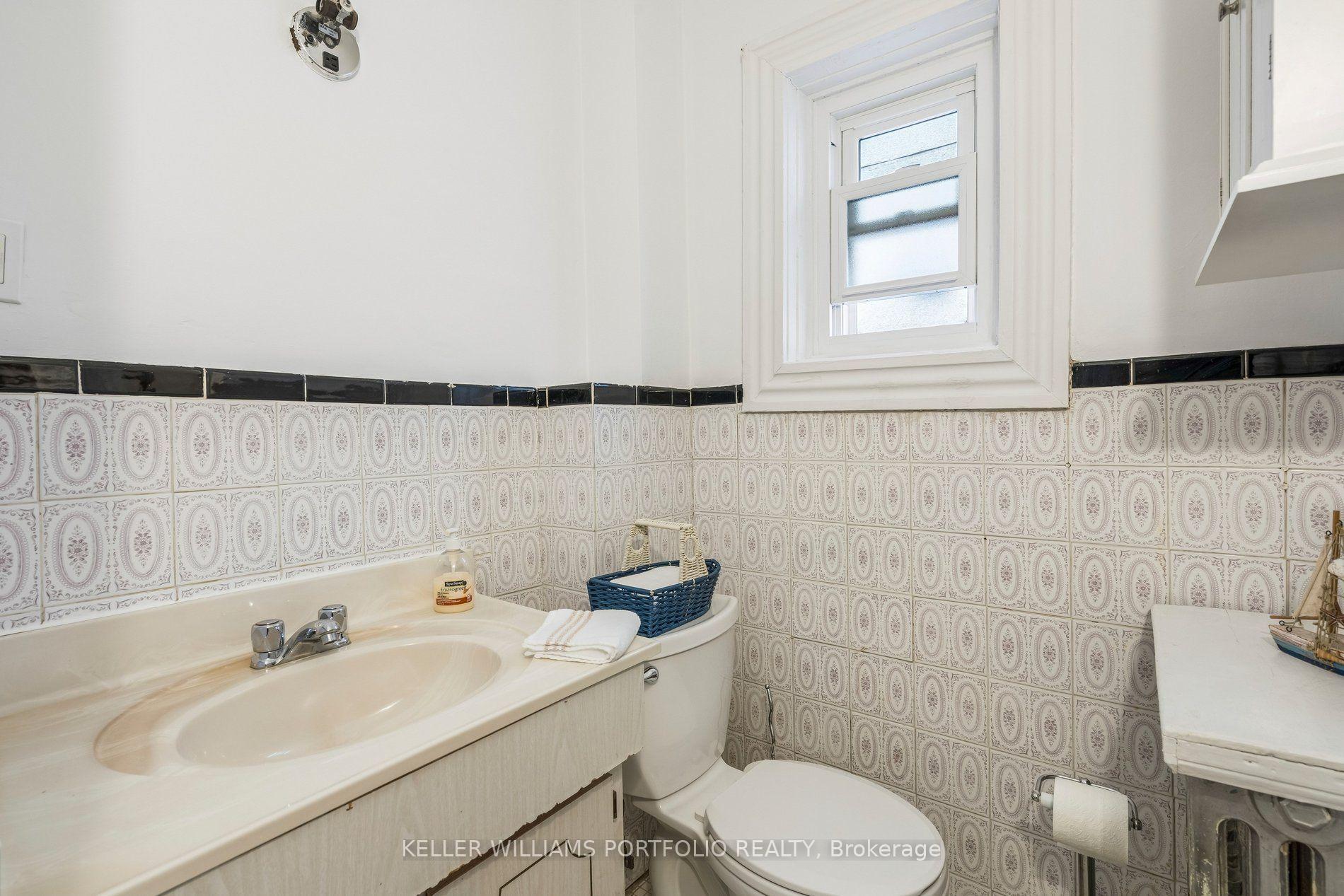 Photo 23 of 197 Yarmouth Road, Toronto, Dovercourt-Wallace Emerson-Junction — HOMEH