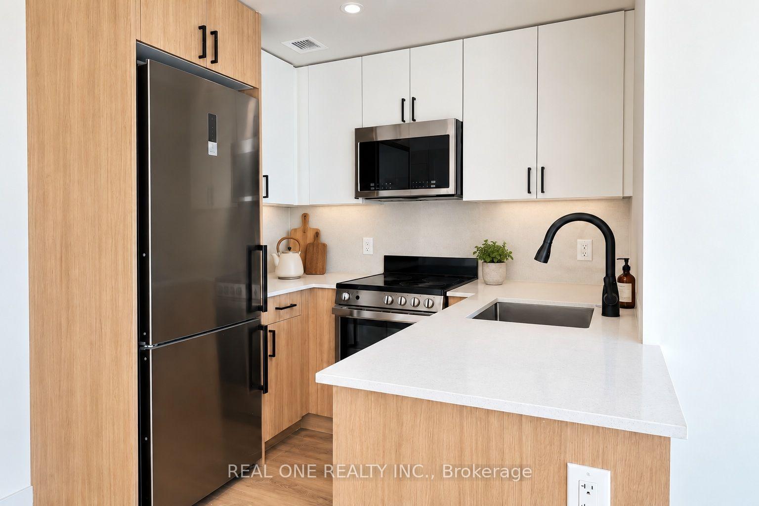 Photo 5 of Unit 602, 810 King Street W, Hamilton, Westdale — HOMEH