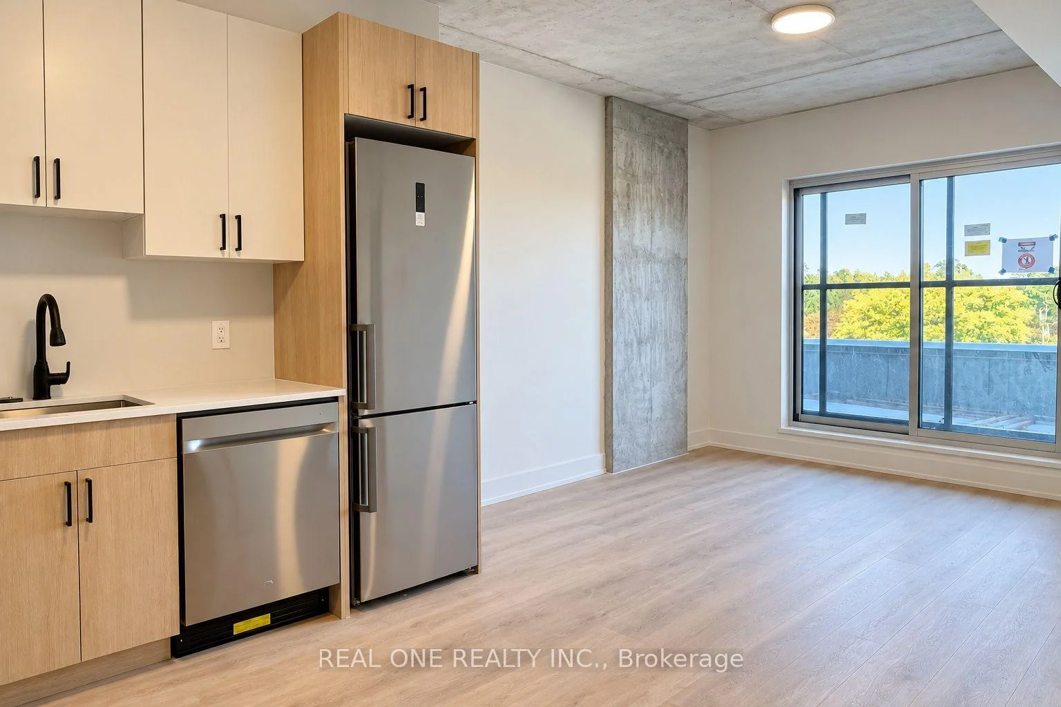 Photo 13 of Unit 602, 810 King Street W, Hamilton, Westdale — HOMEH