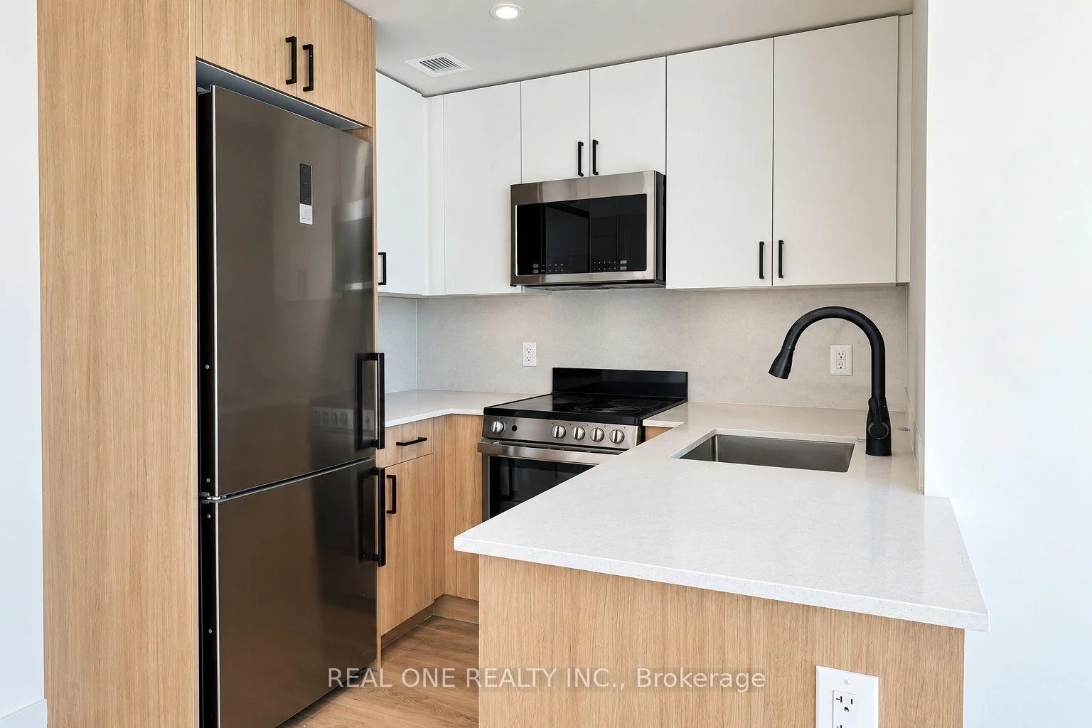 Photo 14 of Unit 602, 810 King Street W, Hamilton, Westdale — HOMEH