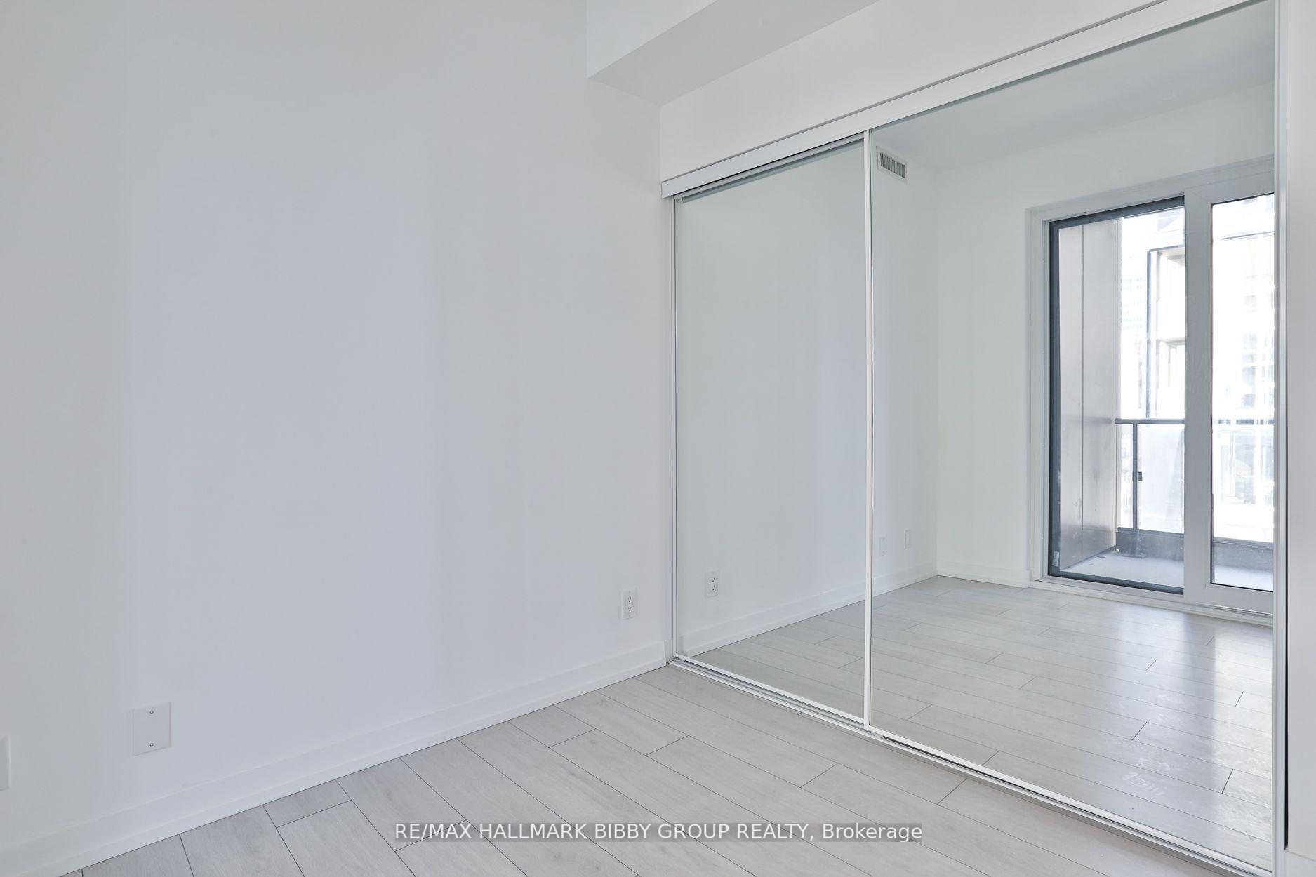 Photo 11 of Unit 1911, 55 Mercer Street, Toronto, Waterfront Communities — HOMEH