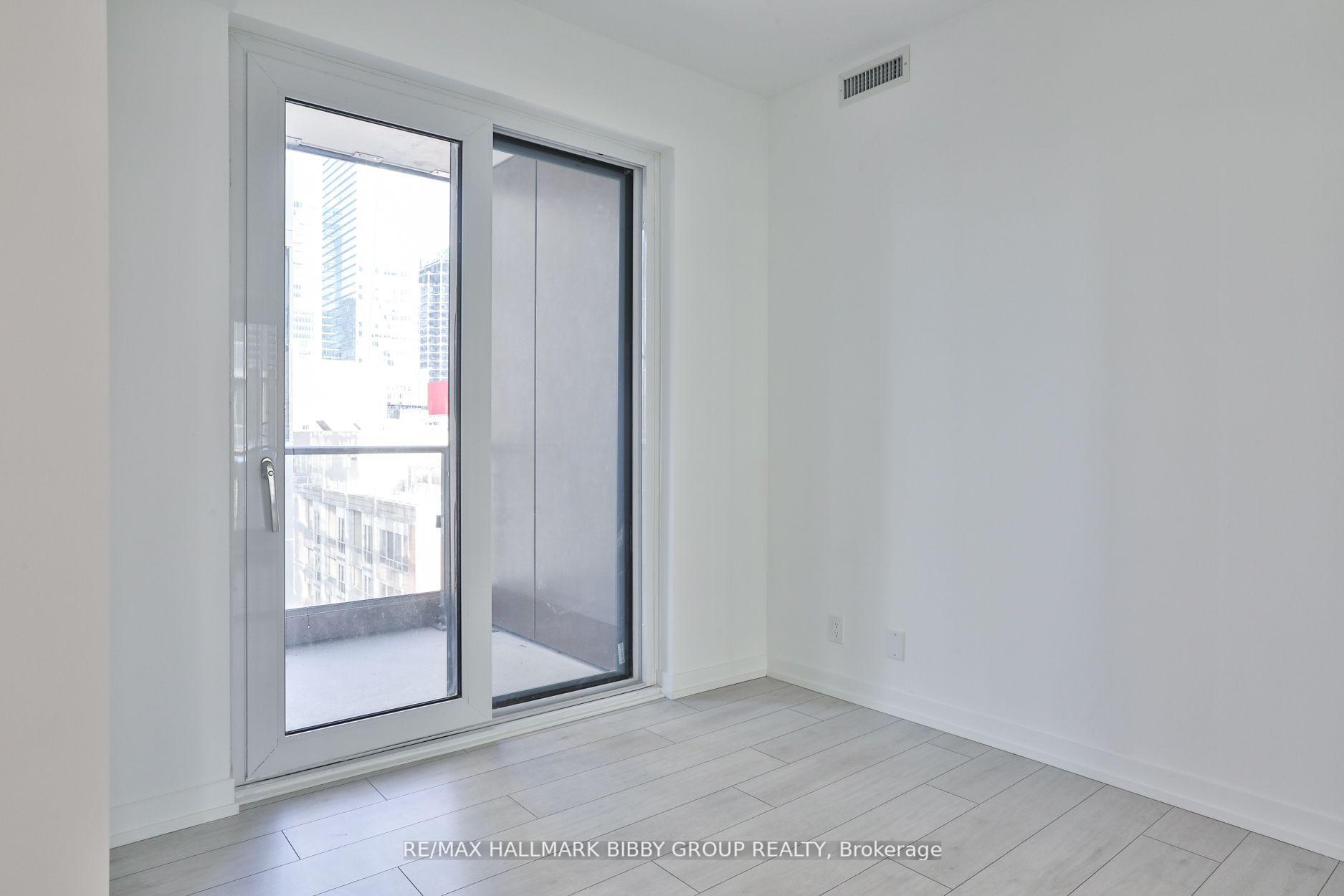 Photo 13 of Unit 1911, 55 Mercer Street, Toronto, Waterfront Communities — HOMEH