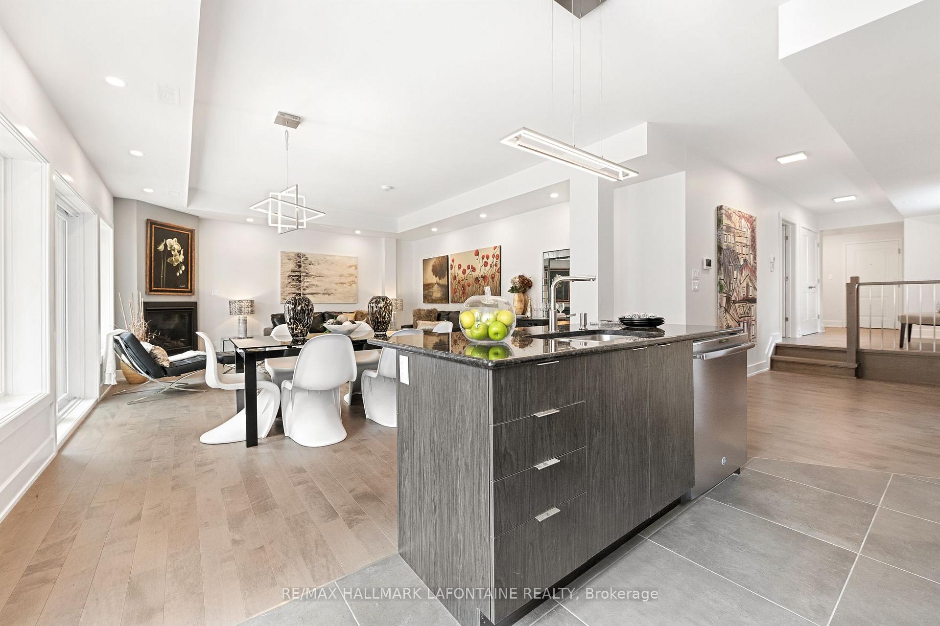 Photo 5 of Unit 1, 52 Bolton Street, Ottawa, Lower Town/Byward Market — HOMEH
