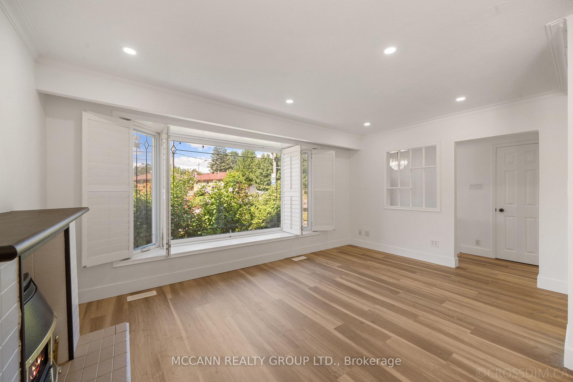 Photo 4 of 17 Barlow Road, Scarborough, Woburn — HOMEH