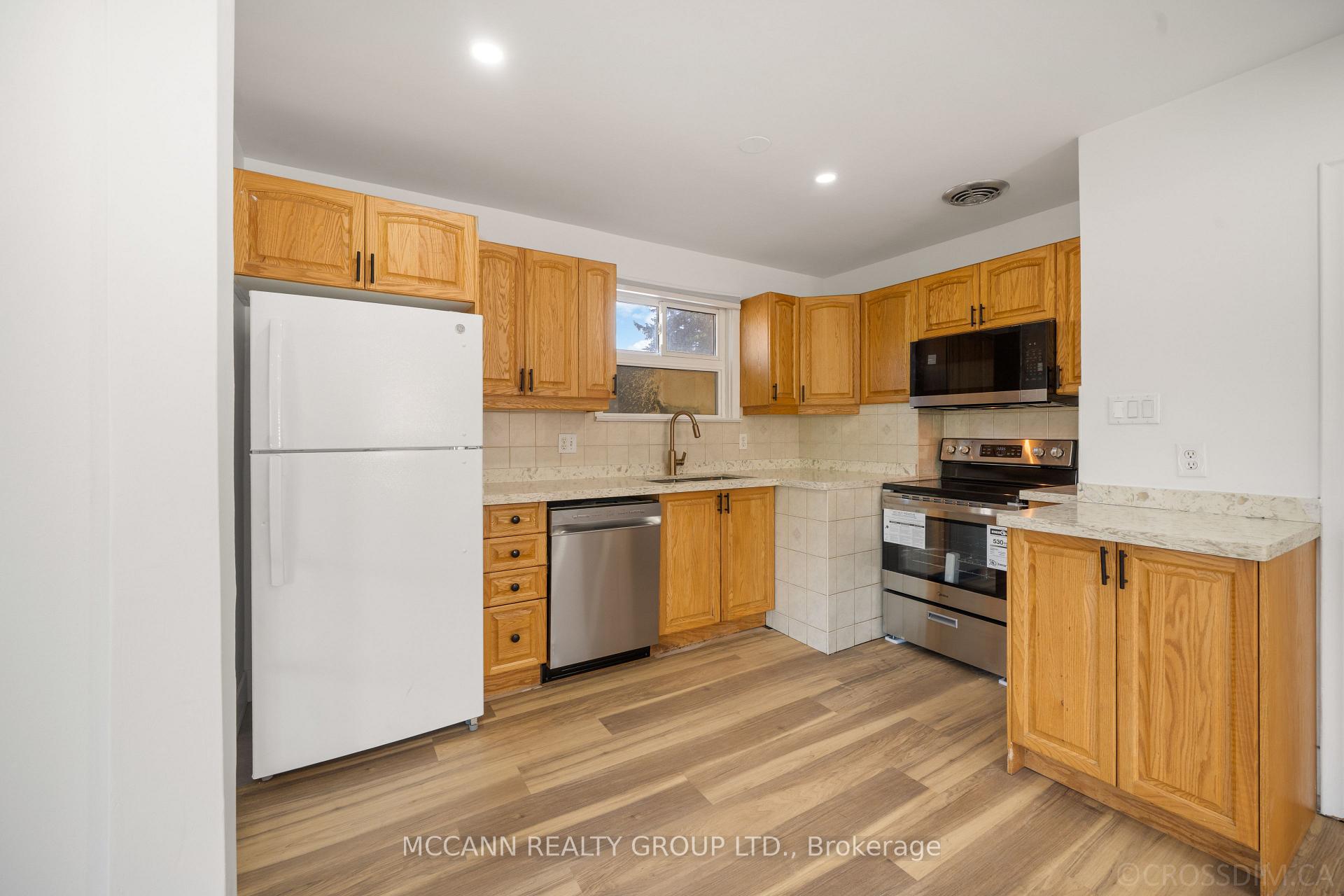 Photo 9 of 17 Barlow Road, Scarborough, Woburn — HOMEH