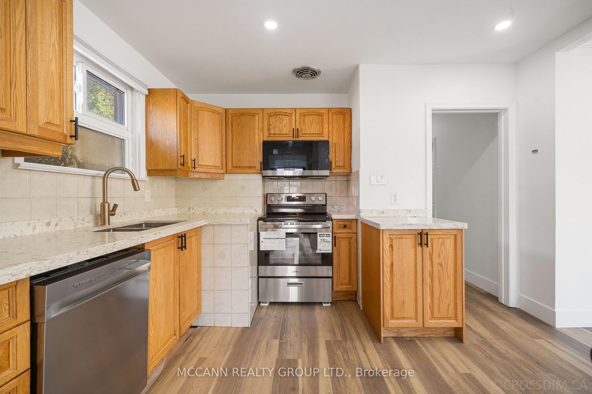 Photo 11 of 17 Barlow Road, Scarborough, Woburn — HOMEH