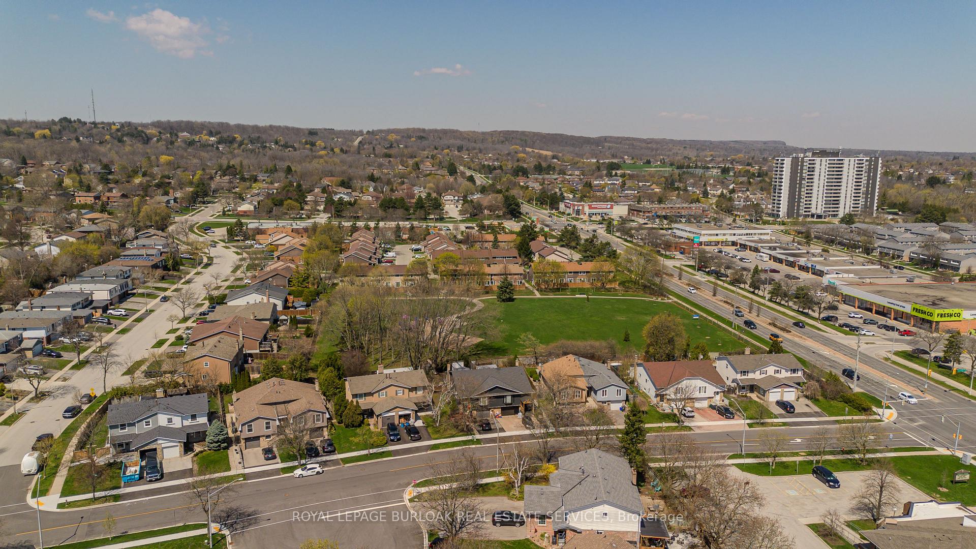 Photo 1 of 1402 Almonte Drive, Burlington, Tyandaga — HOMEH