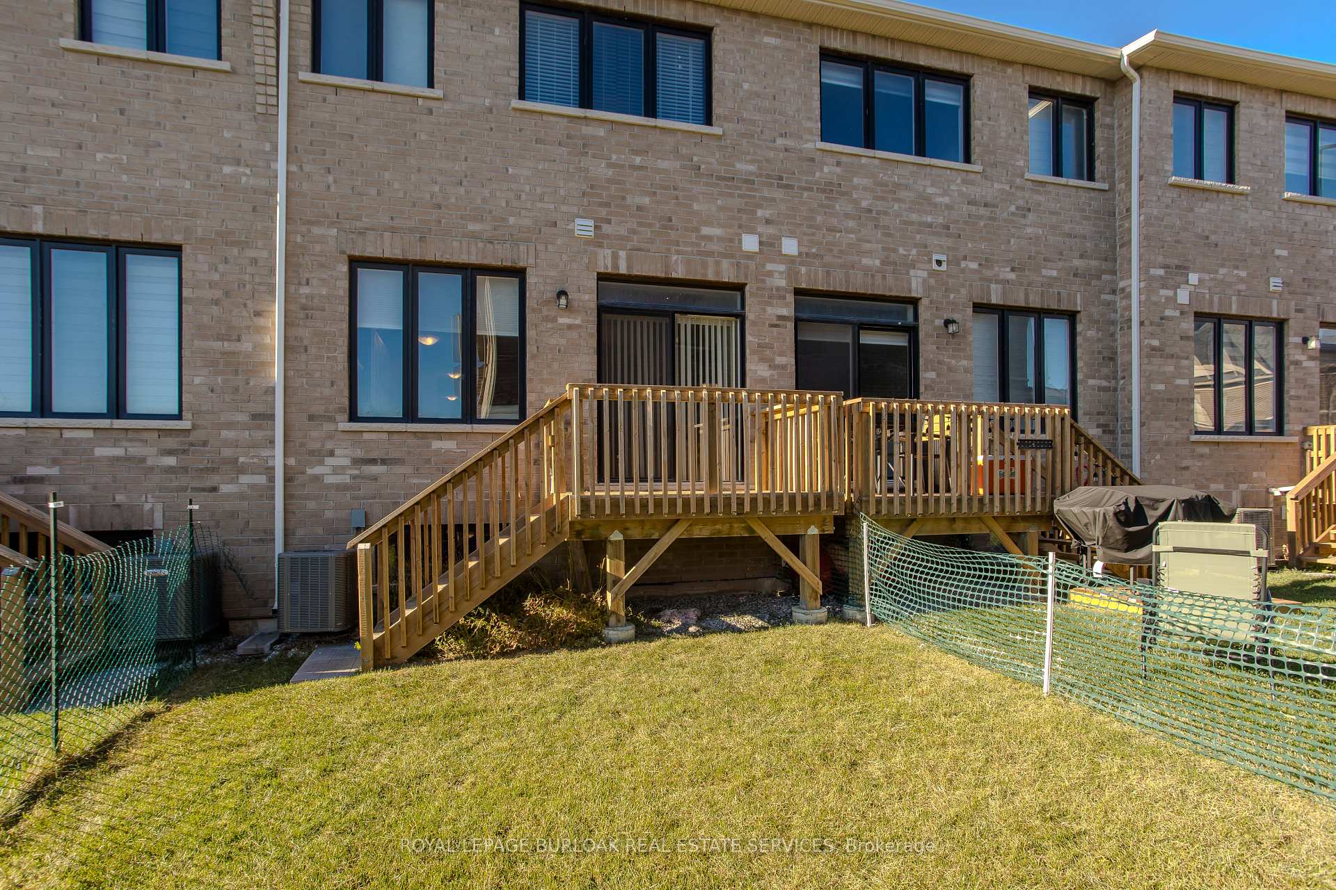 Photo 11 of 1402 Almonte Drive, Burlington, Tyandaga — HOMEH