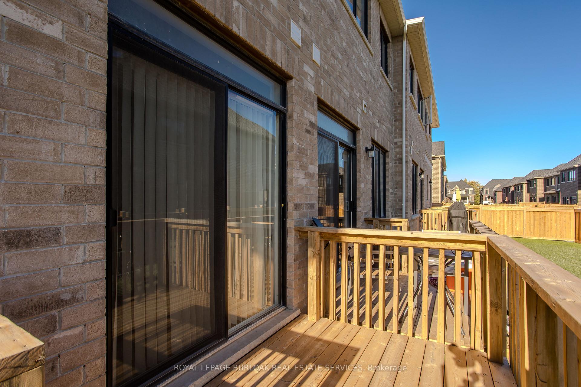 Photo 13 of 1402 Almonte Drive, Burlington, Tyandaga — HOMEH