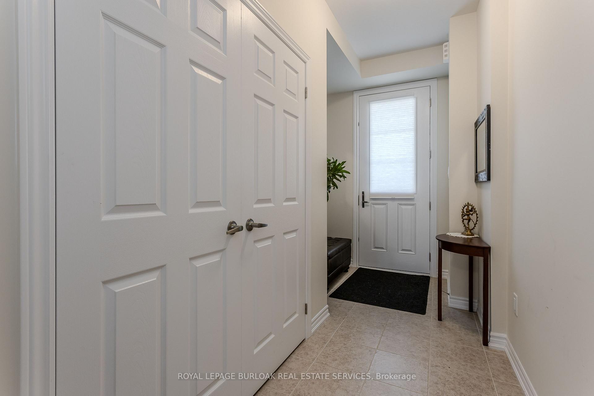 Photo 14 of 1402 Almonte Drive, Burlington, Tyandaga — HOMEH