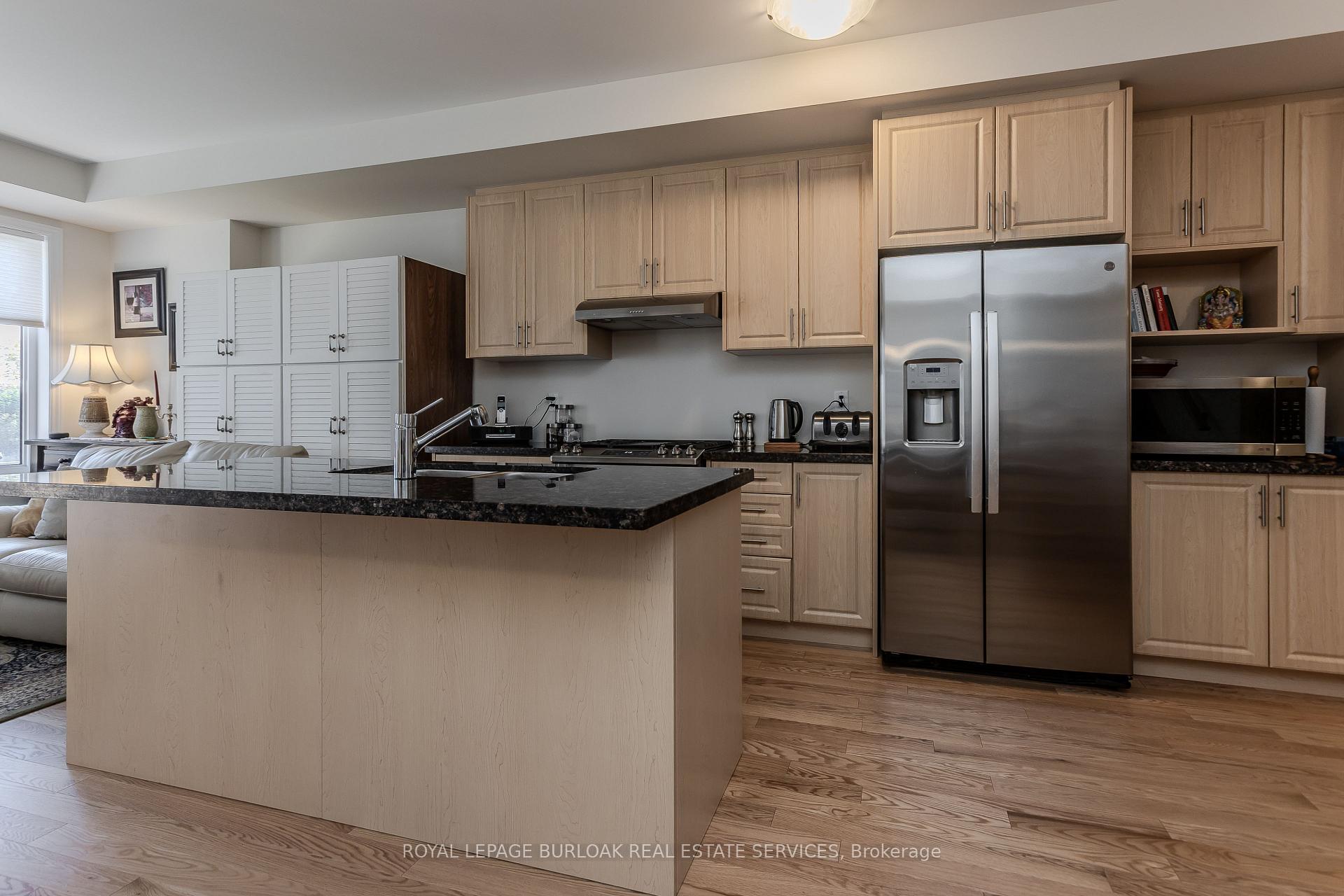 Photo 16 of 1402 Almonte Drive, Burlington, Tyandaga — HOMEH
