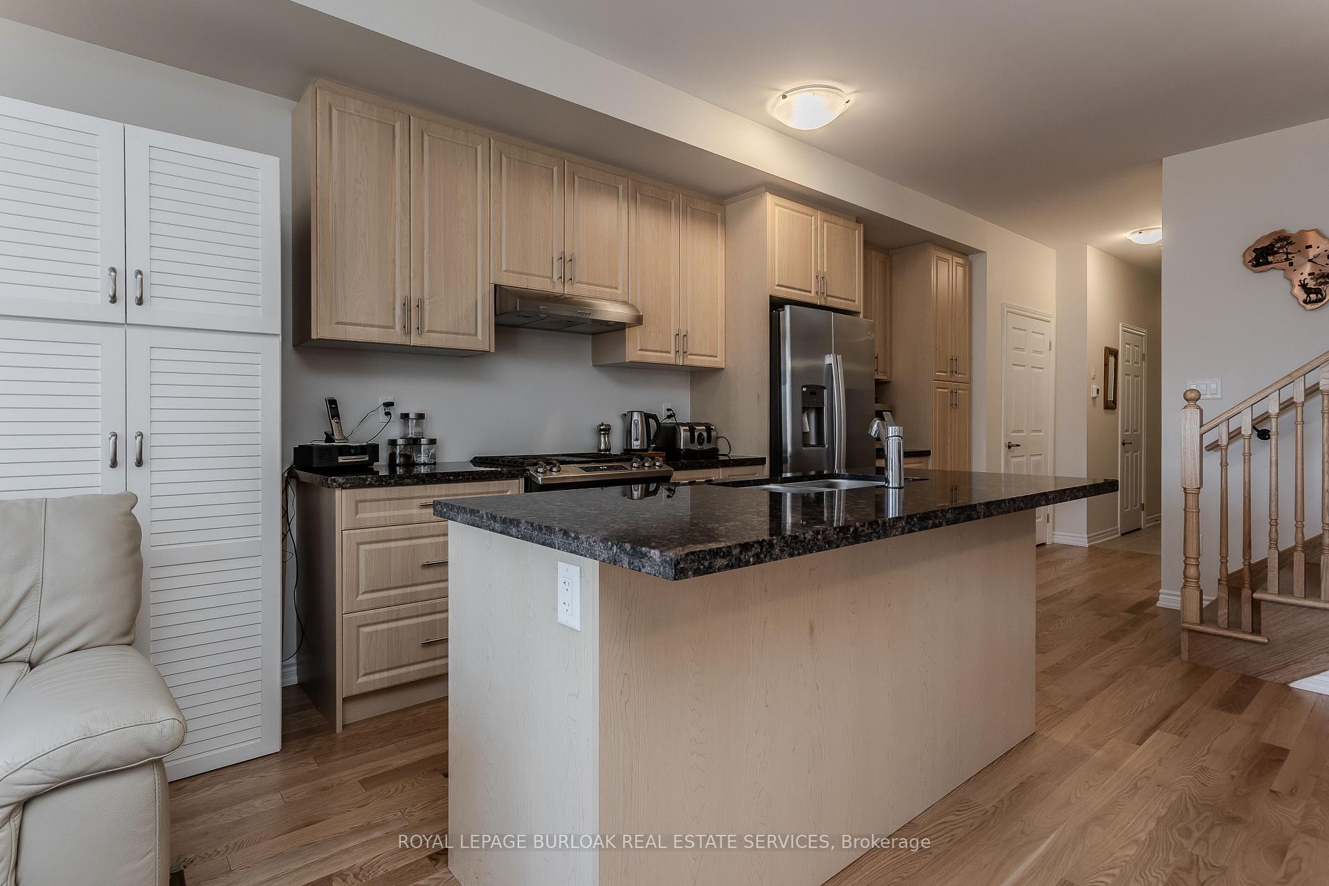 Photo 17 of 1402 Almonte Drive, Burlington, Tyandaga — HOMEH