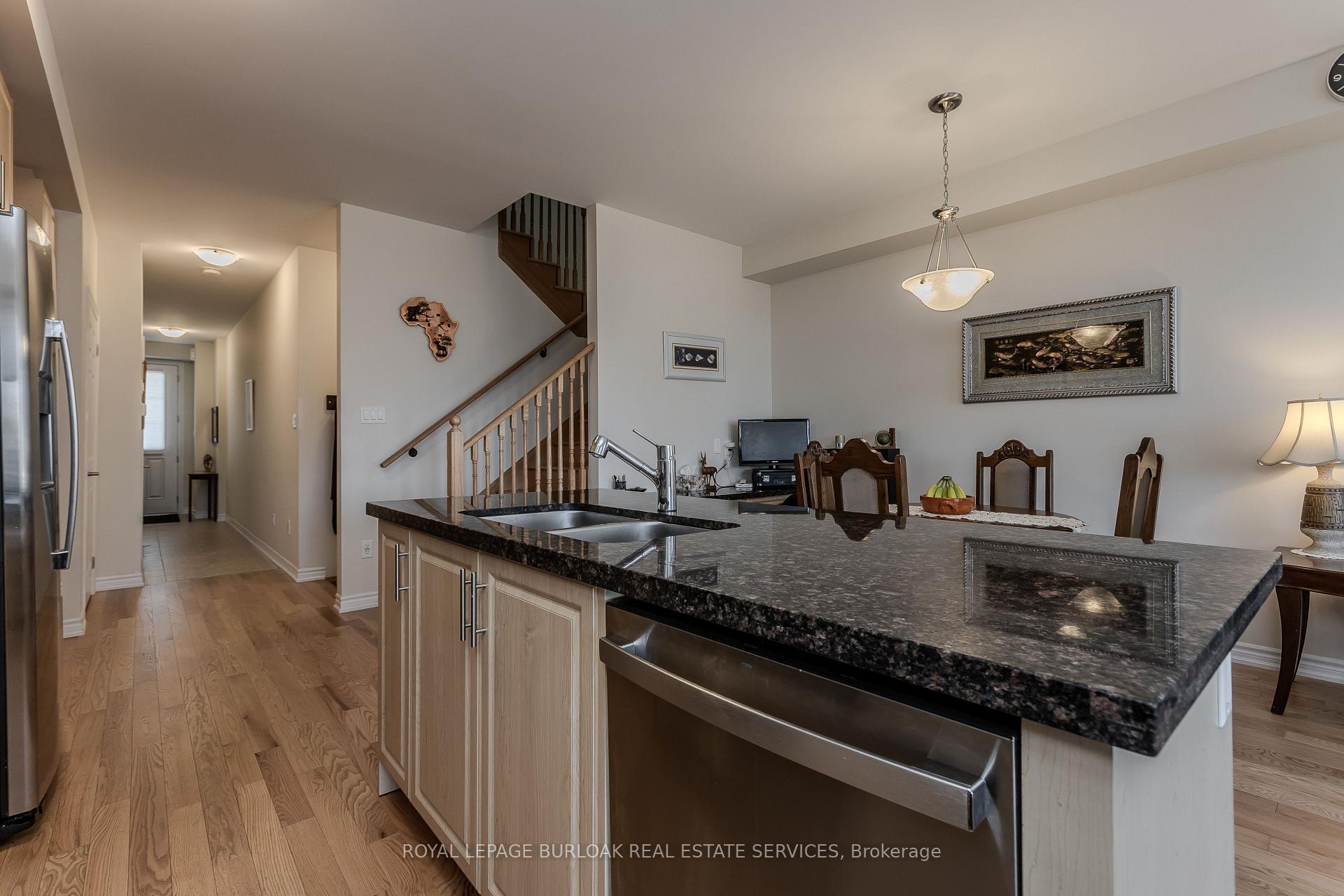 Photo 19 of 1402 Almonte Drive, Burlington, Tyandaga — HOMEH