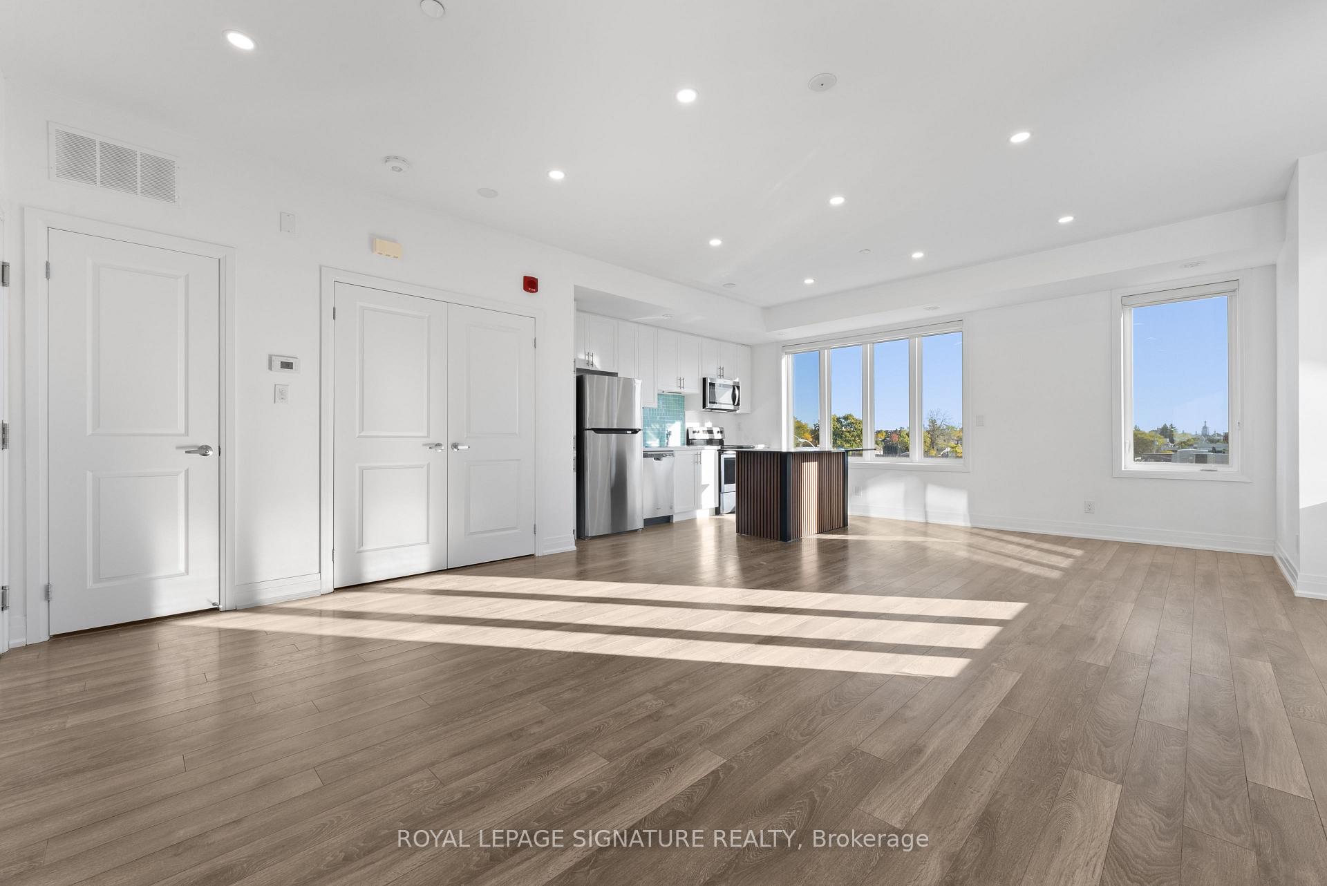 Photo 1 of Unit 19, 100 Long Branch Avenue, Etobicoke, Long Branch — HOMEH