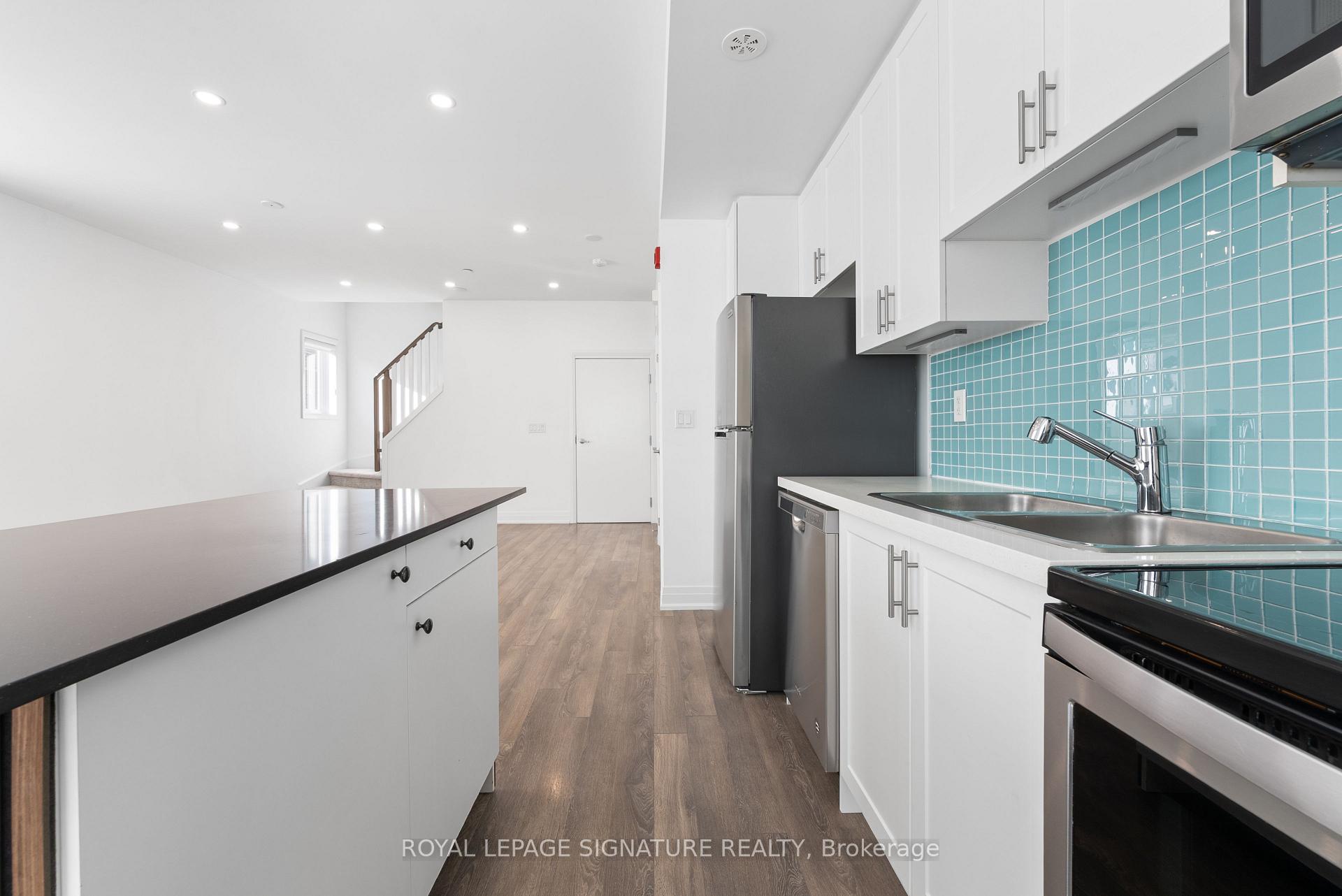 Photo 4 of Unit 19, 100 Long Branch Avenue, Etobicoke, Long Branch — HOMEH