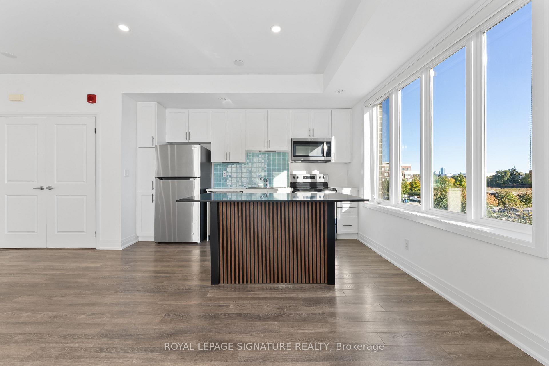 Photo 5 of Unit 19, 100 Long Branch Avenue, Etobicoke, Long Branch — HOMEH