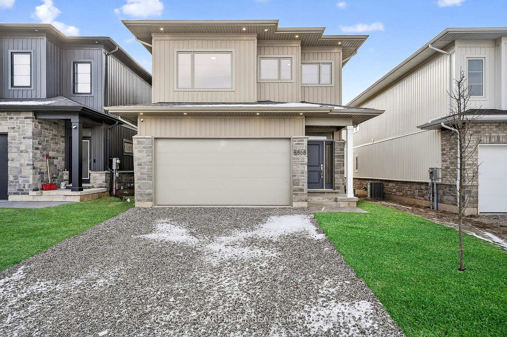 Photo 1 of 8868 Angie Drive, Niagara Falls, Forestview — HOMEH