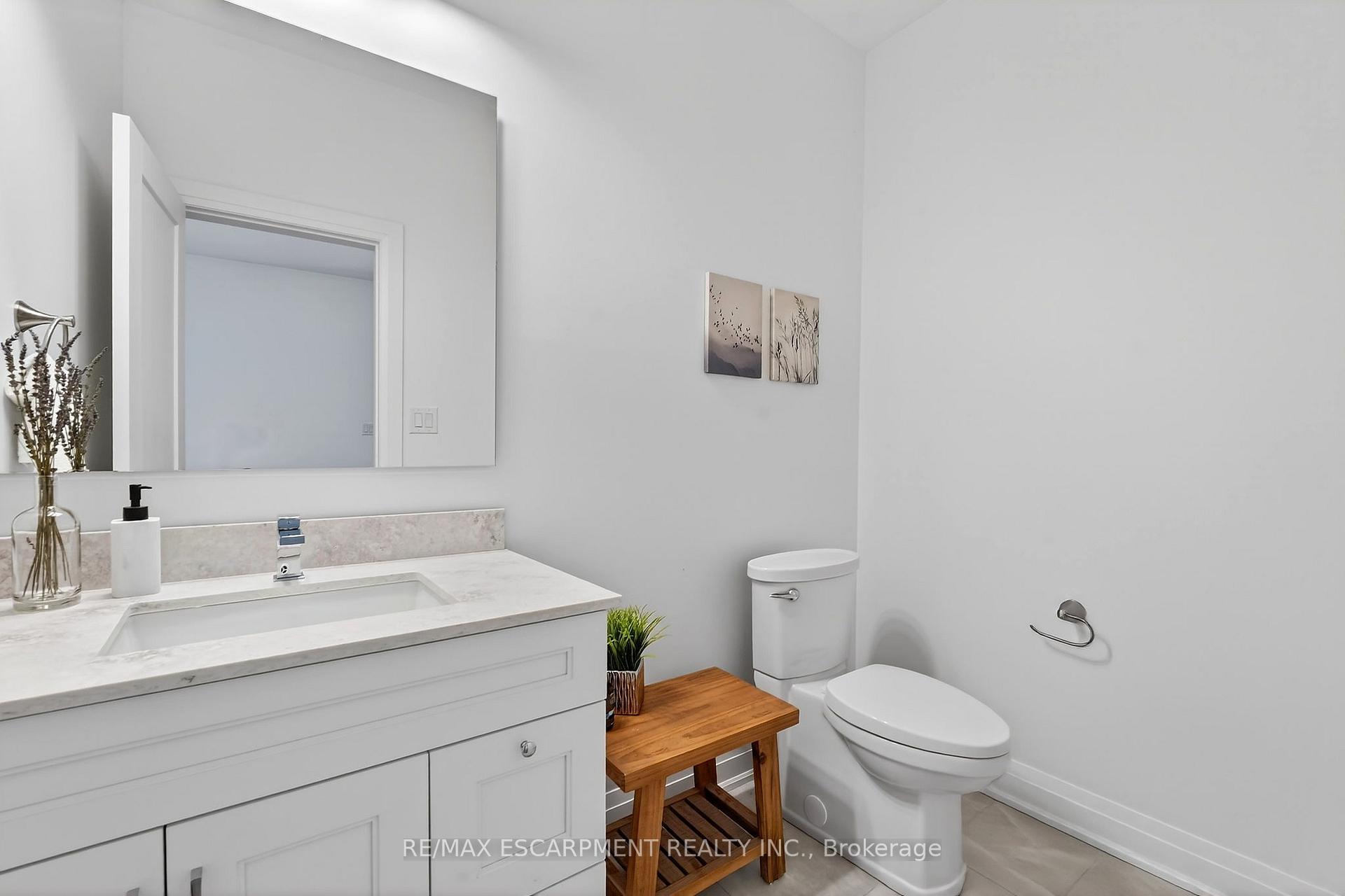 Photo 6 of 8868 Angie Drive, Niagara Falls, Forestview — HOMEH
