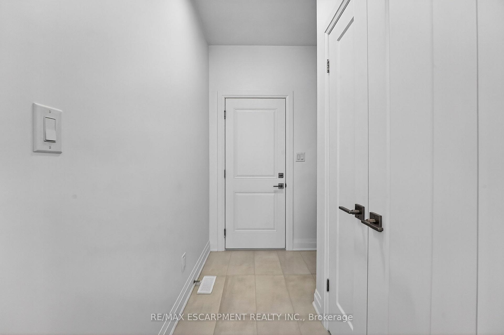 Photo 12 of 8868 Angie Drive, Niagara Falls, Forestview — HOMEH