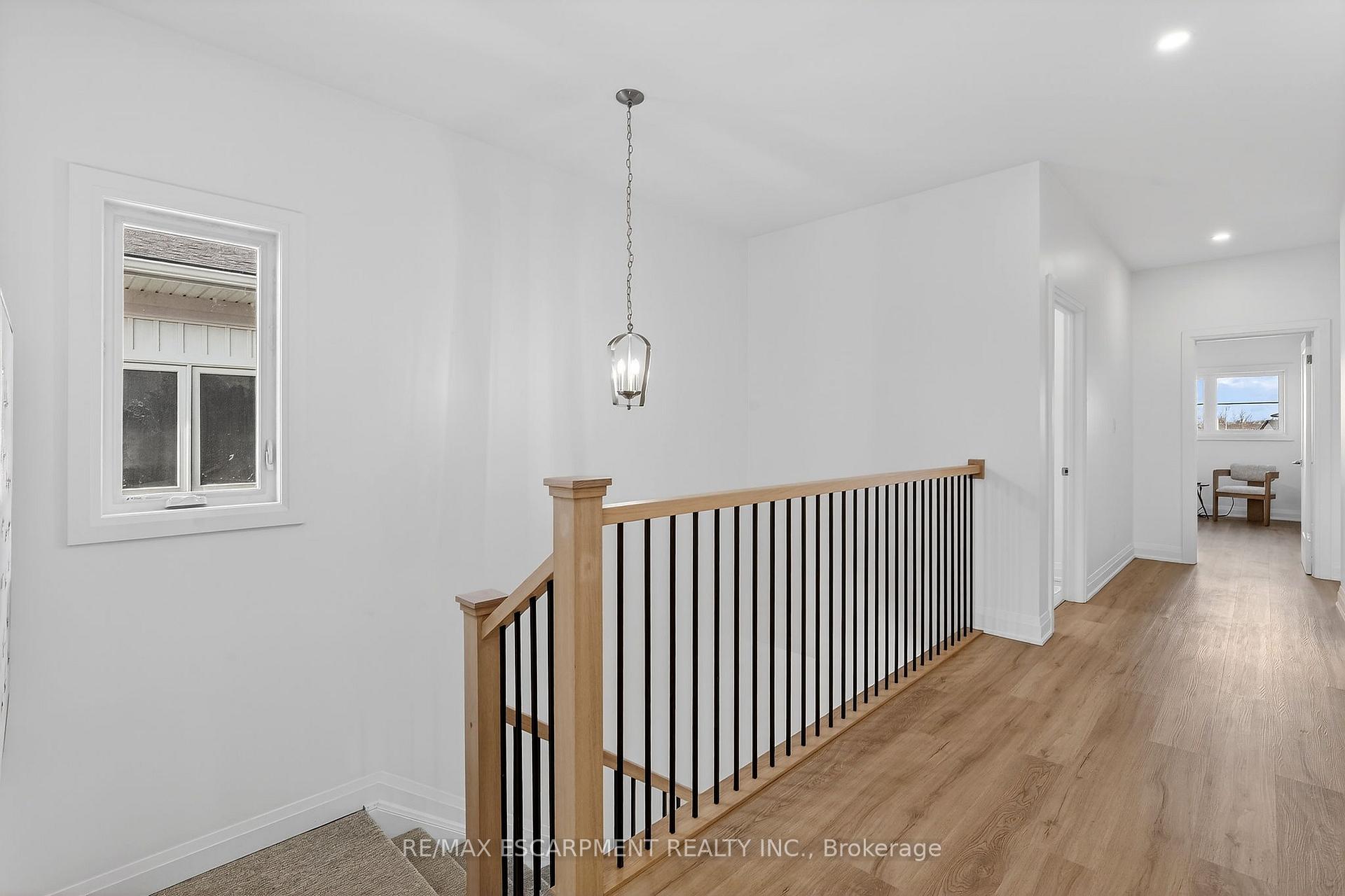 Photo 18 of 8868 Angie Drive, Niagara Falls, Forestview — HOMEH