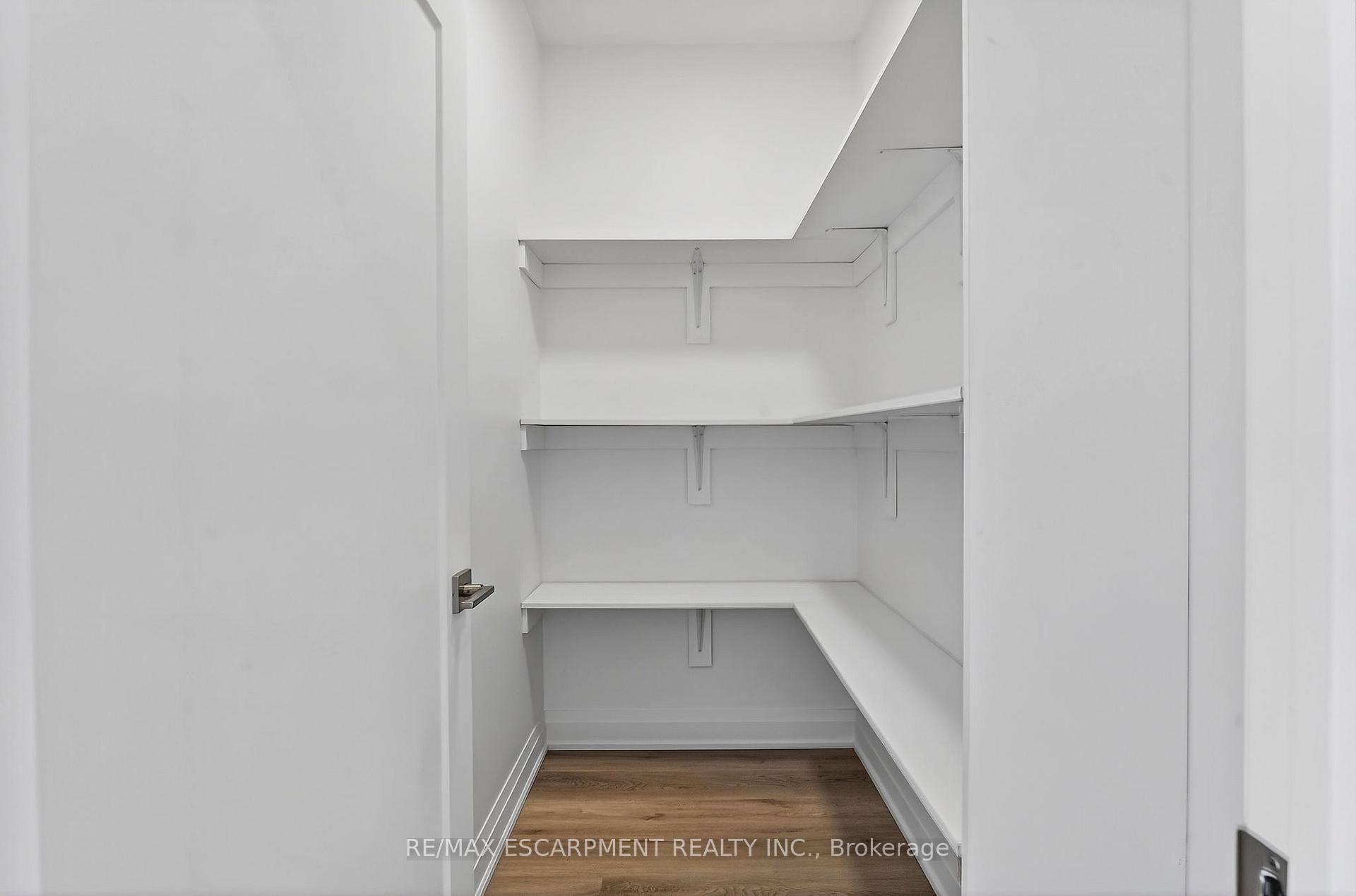 Photo 20 of 8868 Angie Drive, Niagara Falls, Forestview — HOMEH